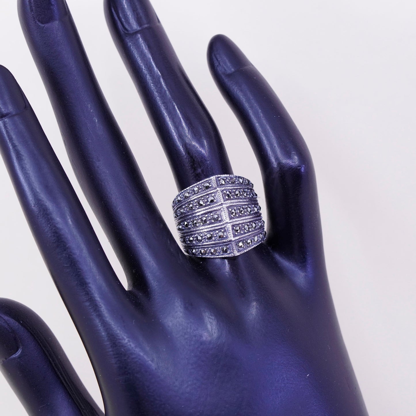 Size 6.75, Vintage Sterling silver handmade ring, 925 ribbed band w/ Marcasite