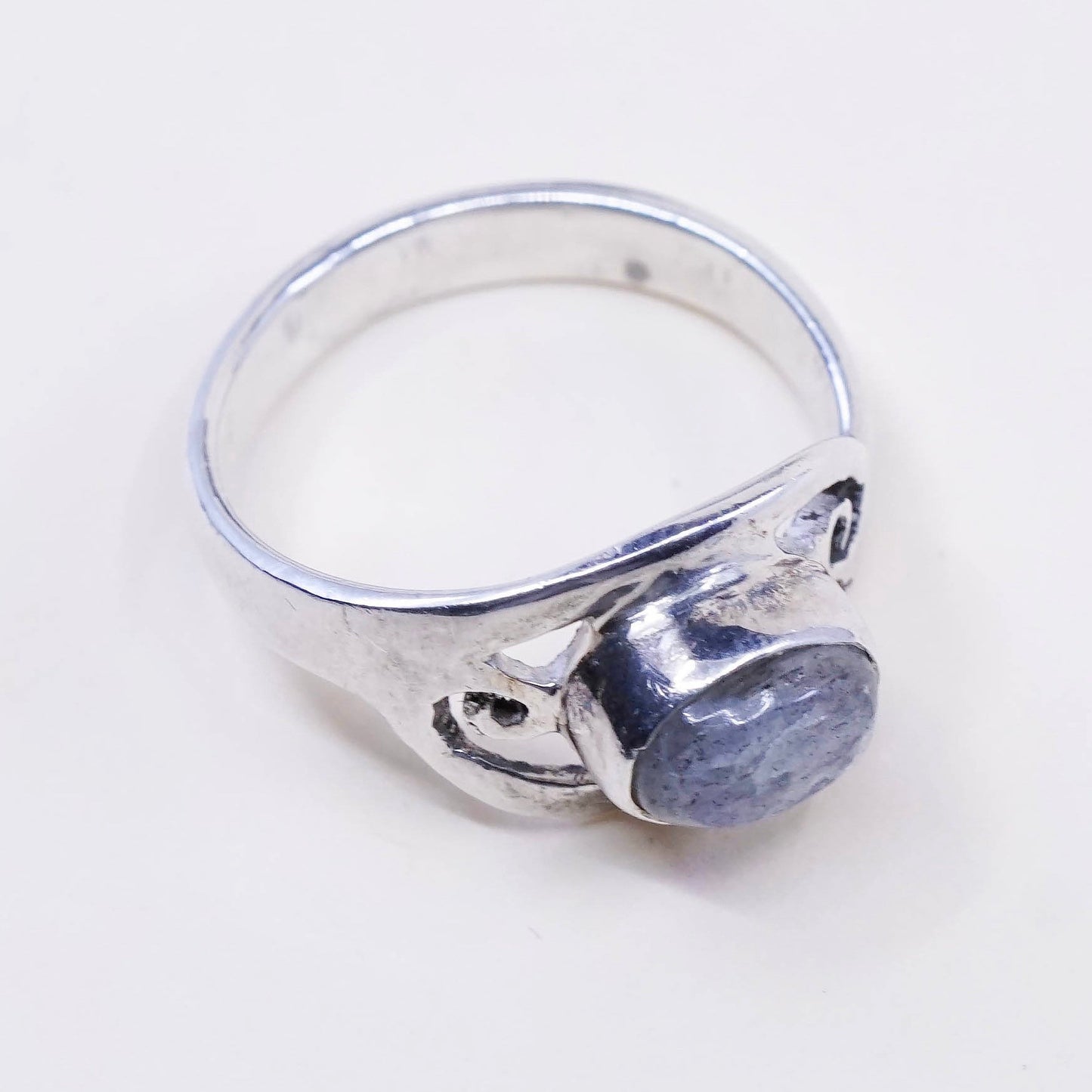 Size 4.25, vintage sterling 925 silver handmade ring with moonstone