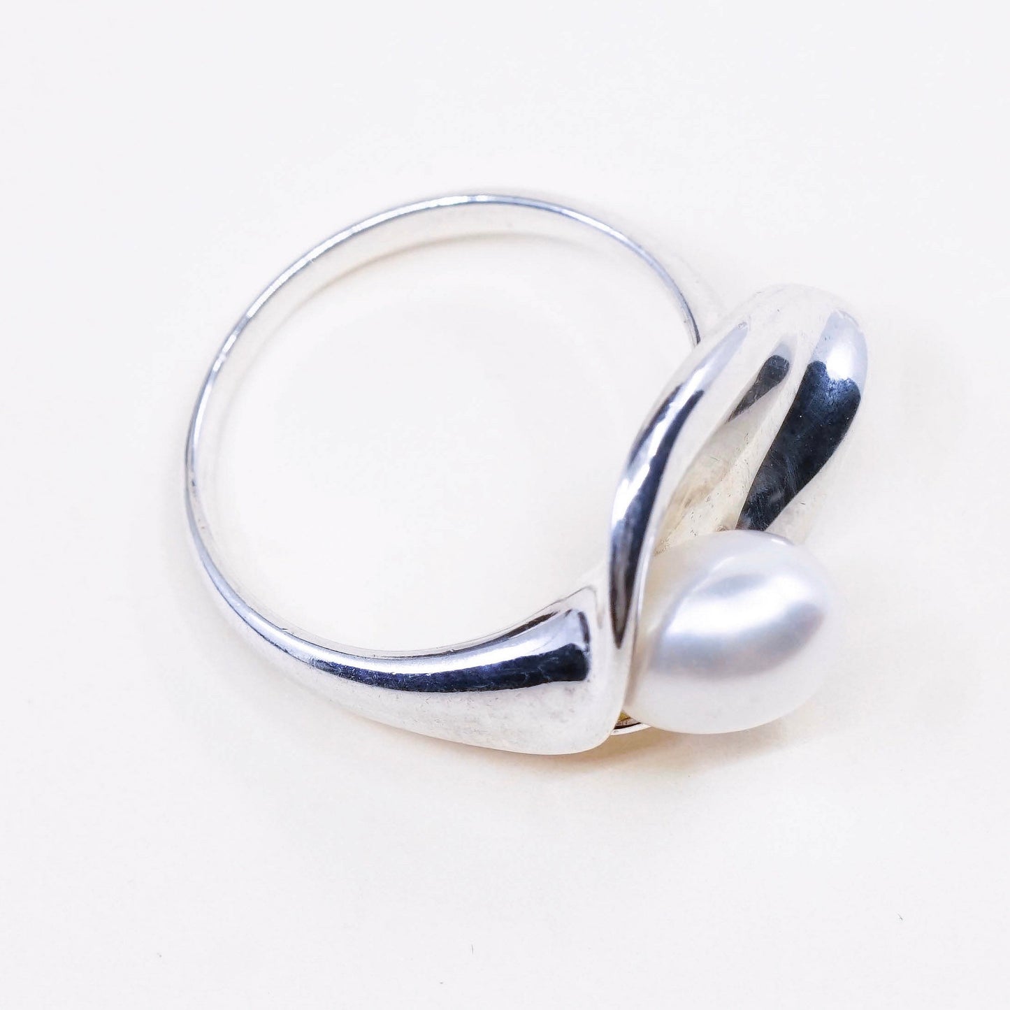sz 8, vtg Sterling silver handmade ring, modern 925 lily flower band w/ pearl