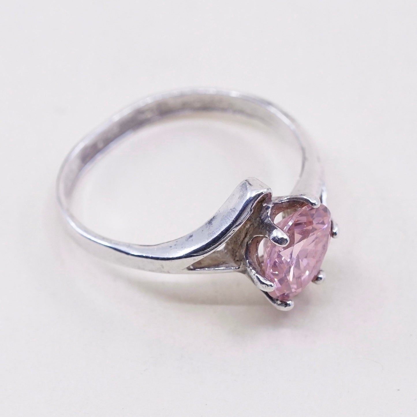 Size 7.5, vintage sterling 925 silver handmade ring with pink crystal