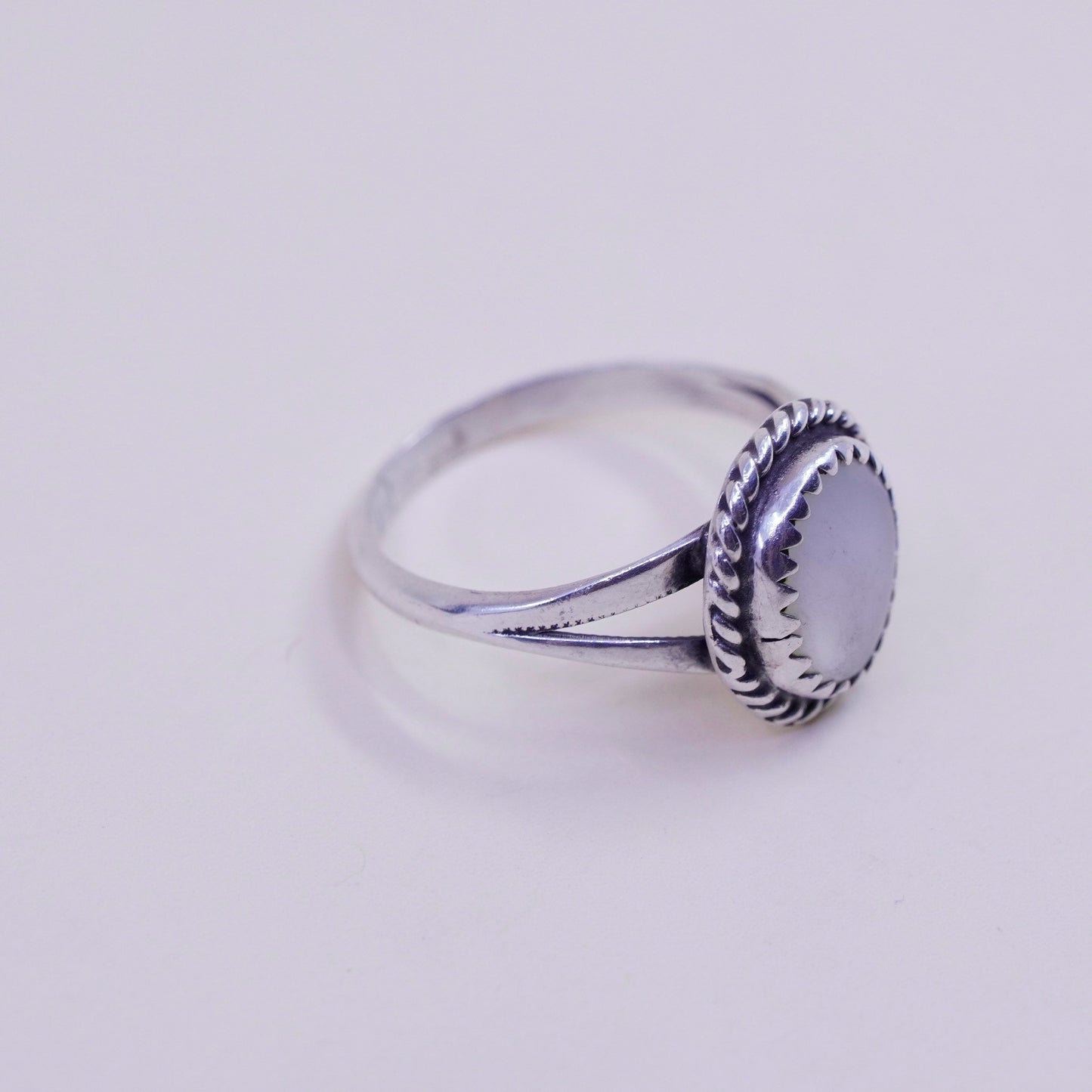 Size 6.5, Vintage sterling 925 silver handmade ring with oval mother of pearl