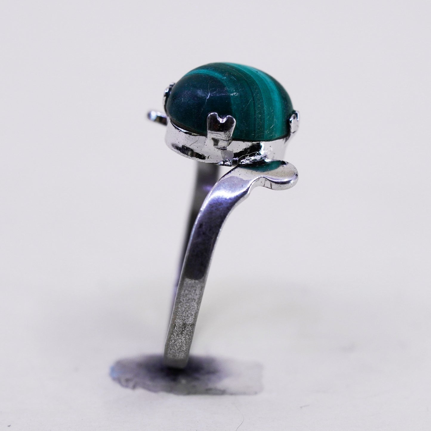 Size 6.5, southwestern Sterling 925 silver handmade ring with malachite