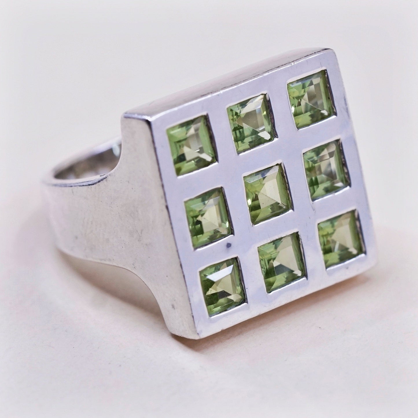 Size 7, Vintage GD mega shiny sterling 925 silver handmade ring with peridot