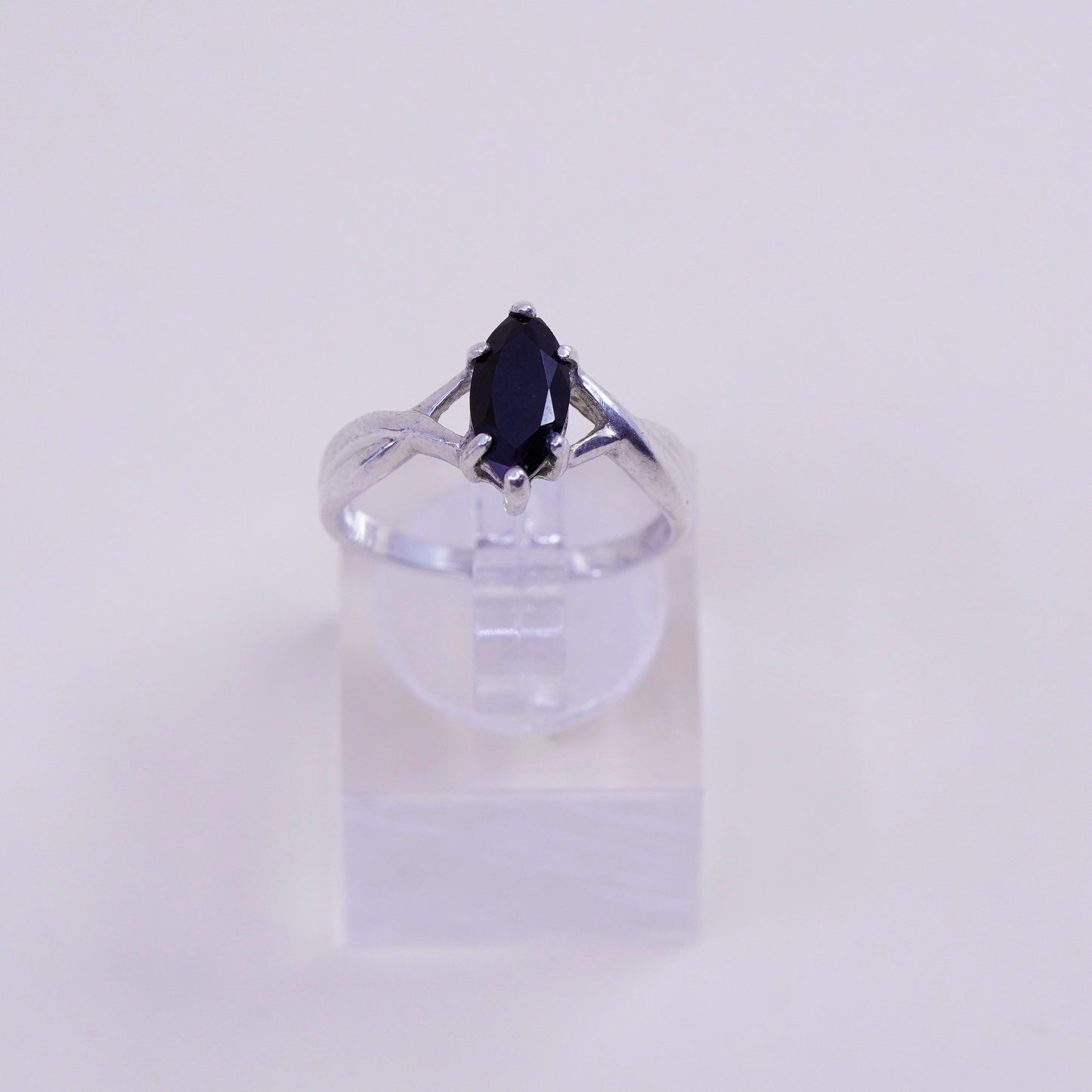 Size 6, Vintage sterling silver 925 ring with wavy obsidian