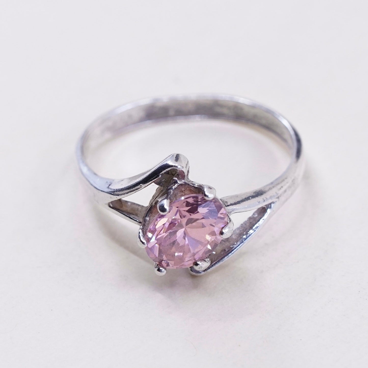 Size 7.5, vintage sterling 925 silver handmade ring with pink crystal