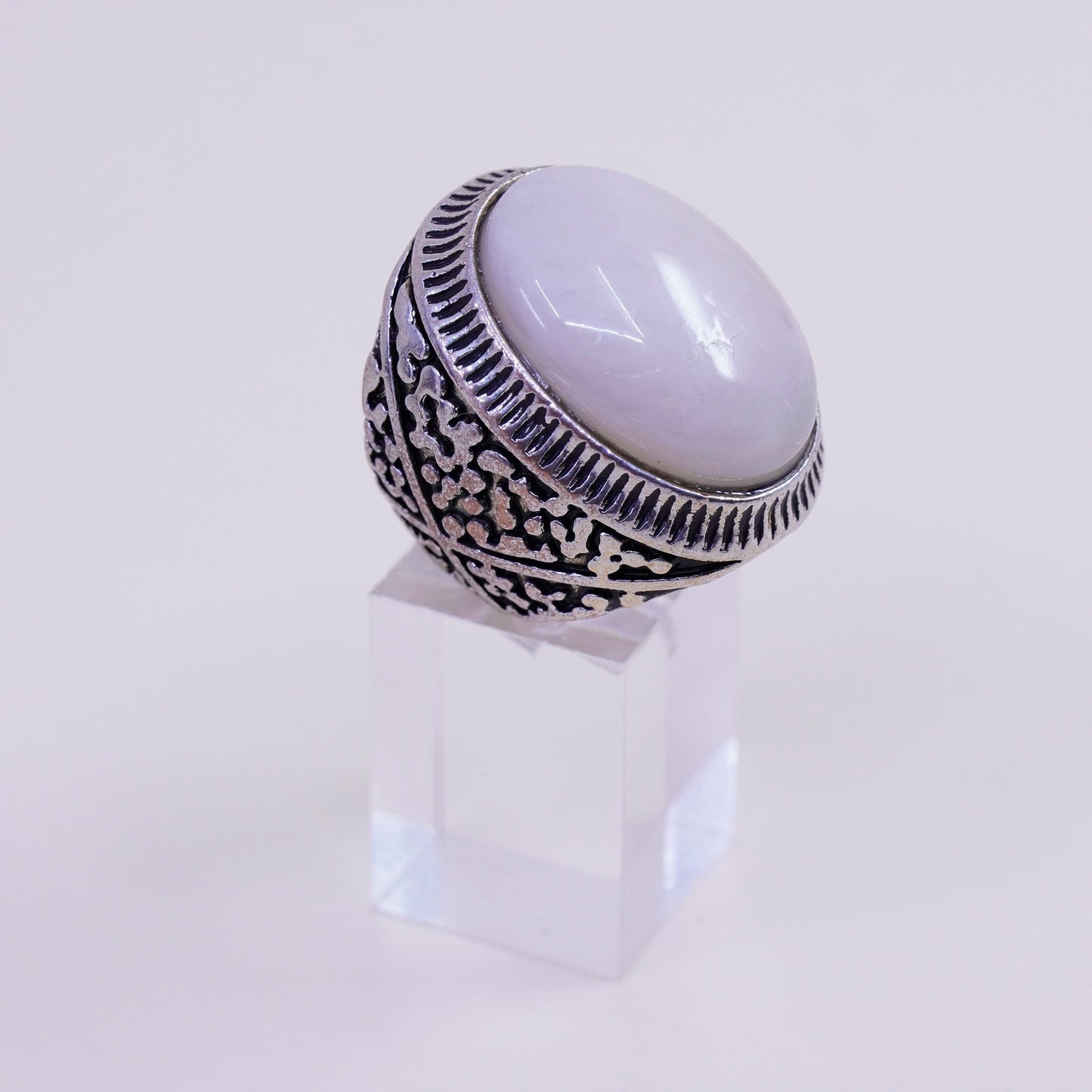 Size 7, vintage modern silver tone ring w/ moonstone