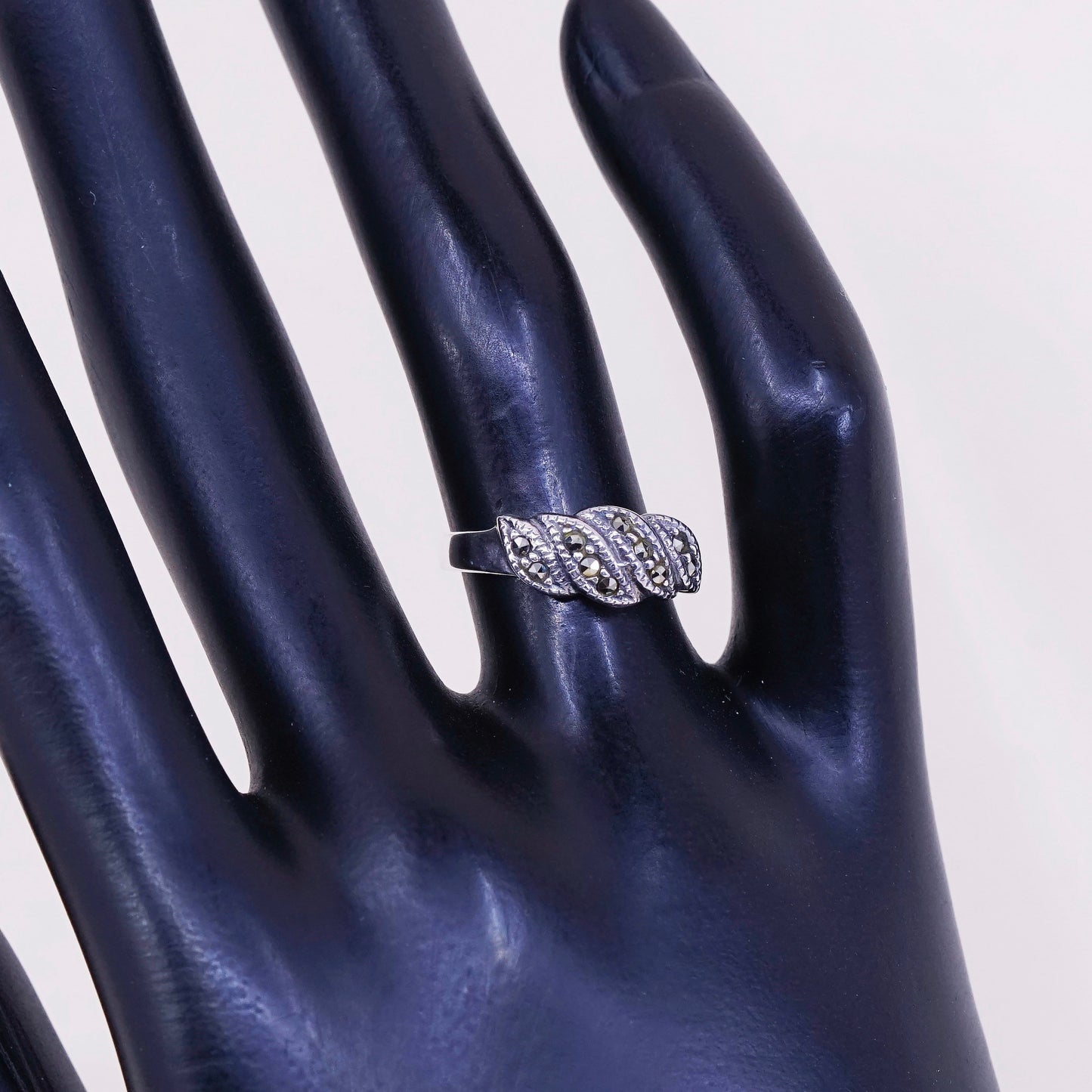 Size 6, Vintage LR Sterling 925 silver handmade ring with marcasite