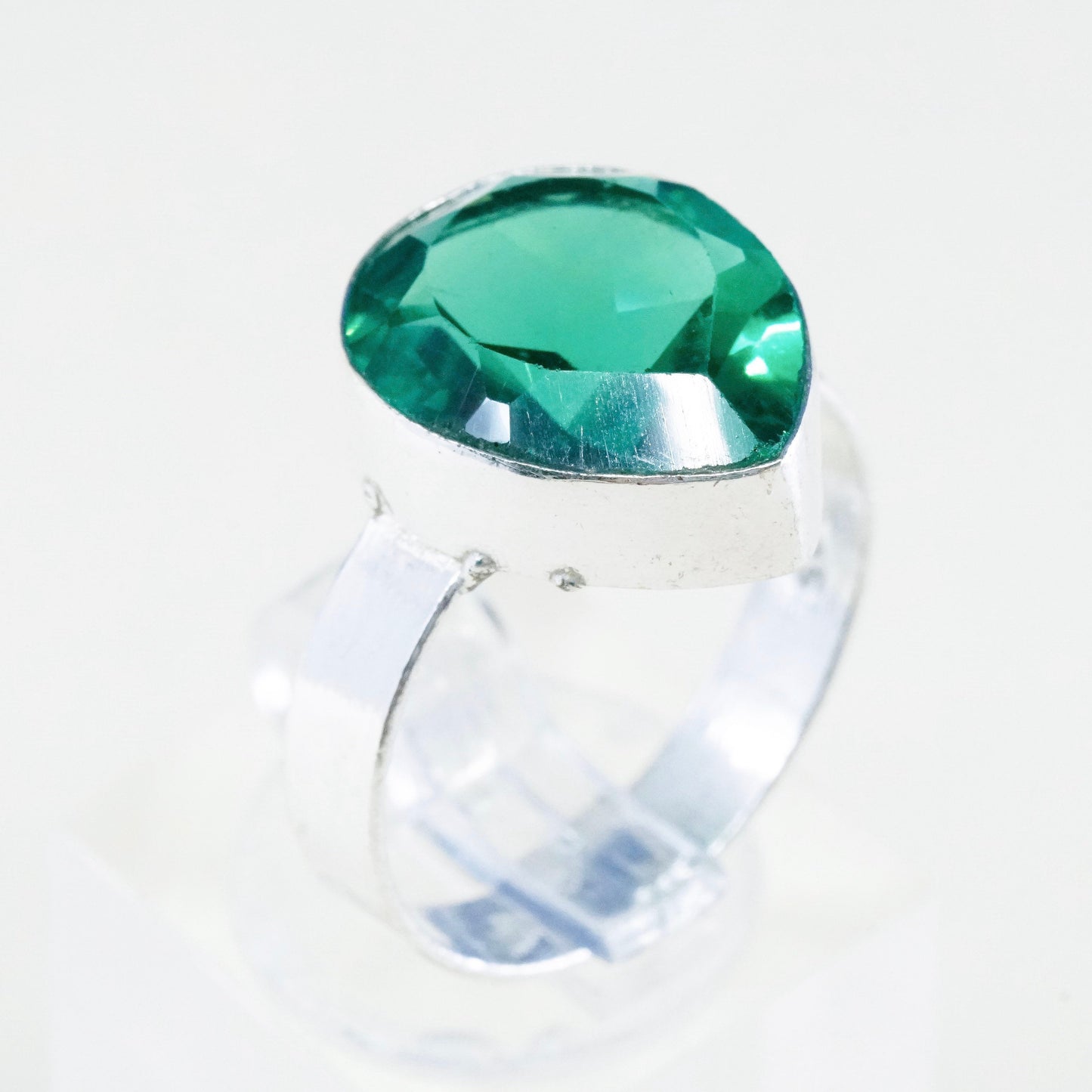 sz 9, vtg jewelry, sterling 925 silver handmade ring with green teardrop glass