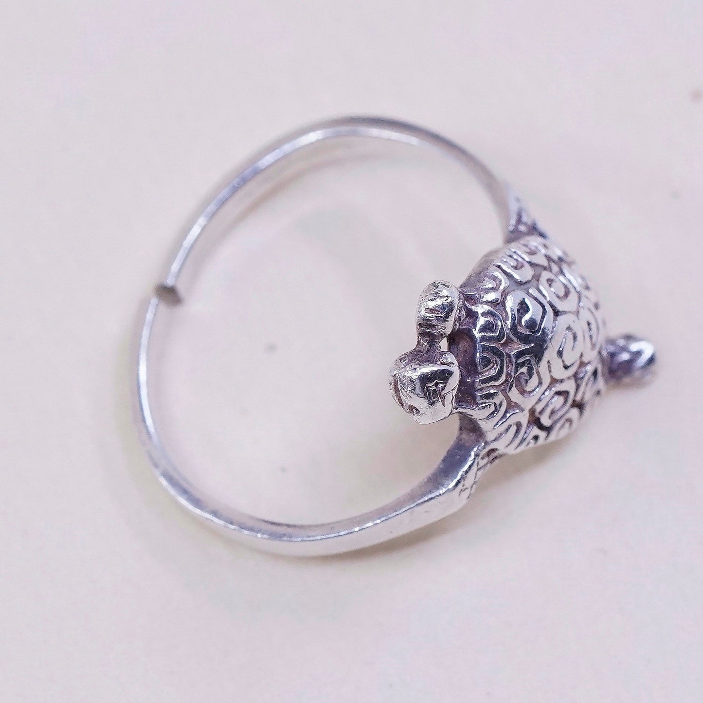 Size 7, vtg sterling silver handmade ring, 925 band with turtle
