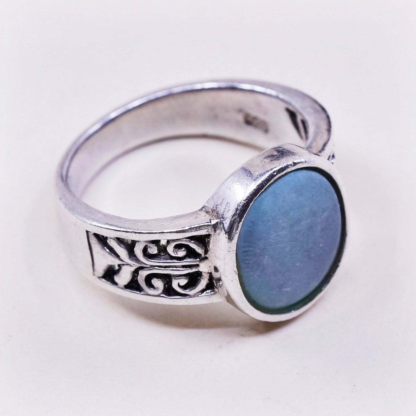 Size 8, Vintage sterling 925 silver handmade ring with turquoise and Filigree