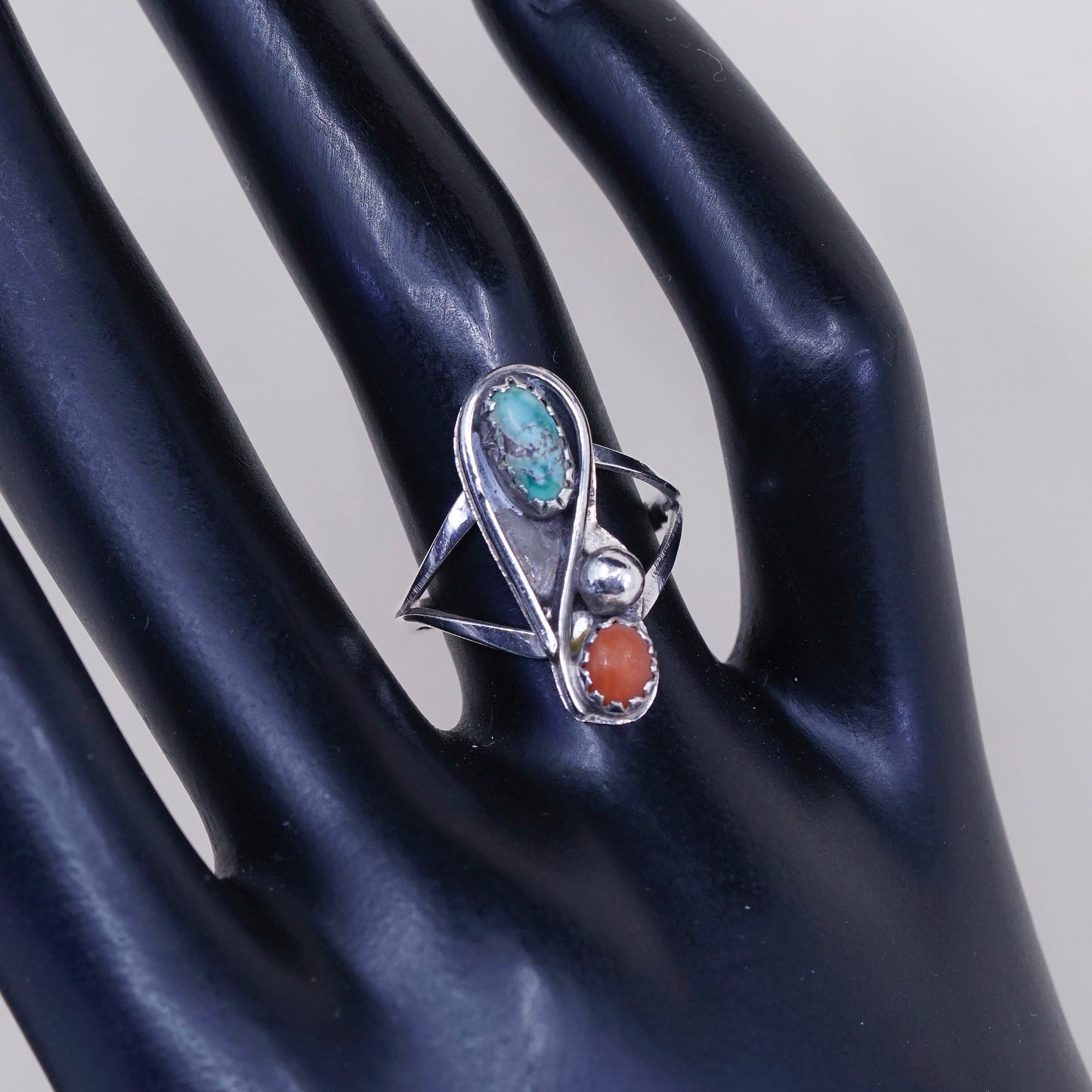 sz 6, vtg sterling 925 silver Native American Navajo ring w/ turquoise, coral