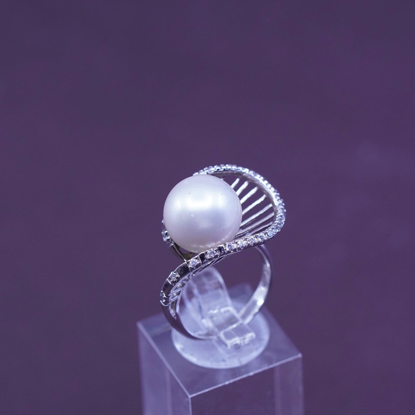 Size 6, vintage LUC Sterling 925 silver geometrical ring with pearl and Cz