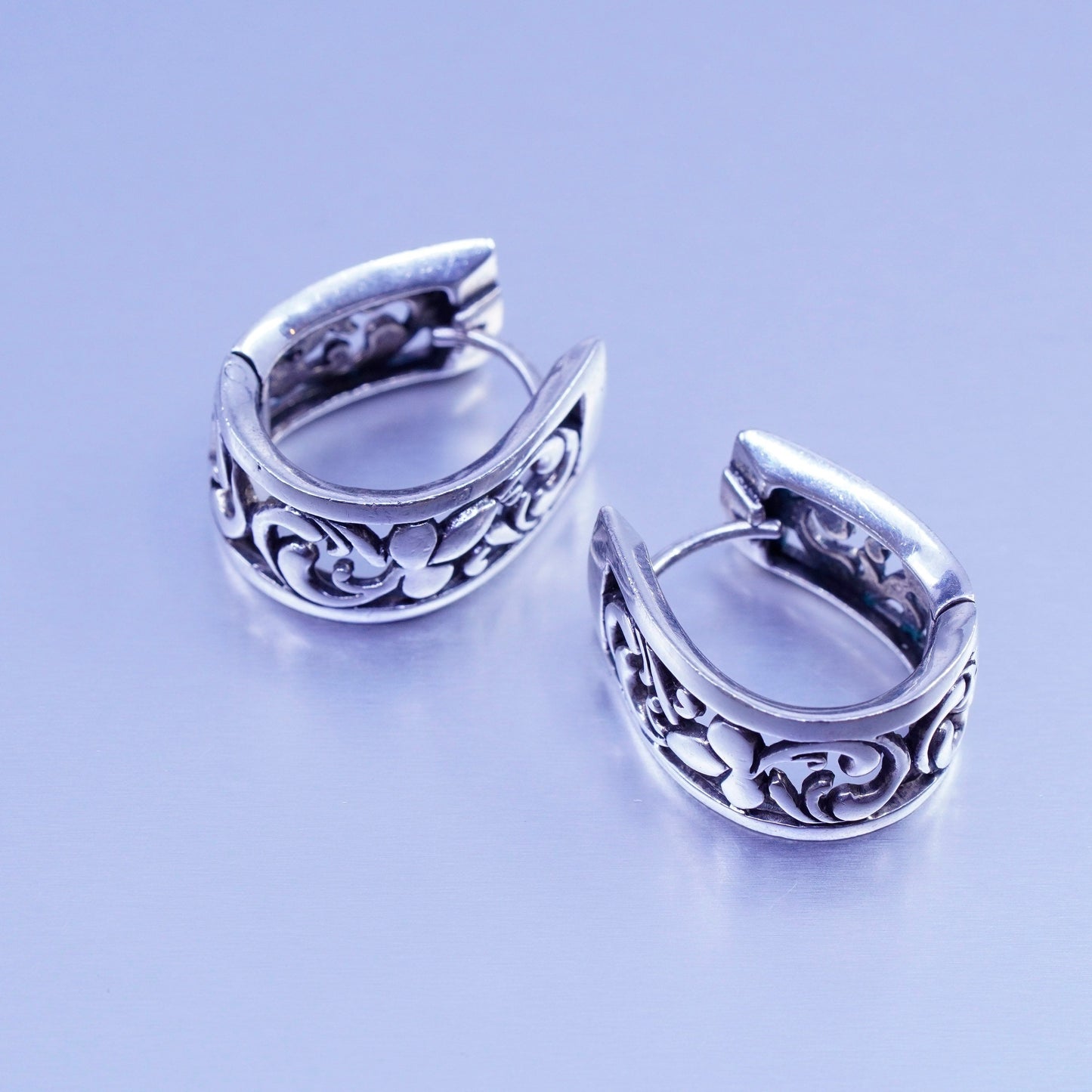 0.75”, vintage Sterling silver handmade earrings, 925 filigree huggie hoops