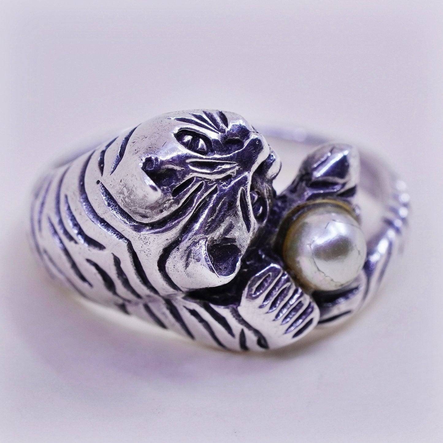 Size 9, vintage Sterling 925 silver handmade cat ring with faux pearl