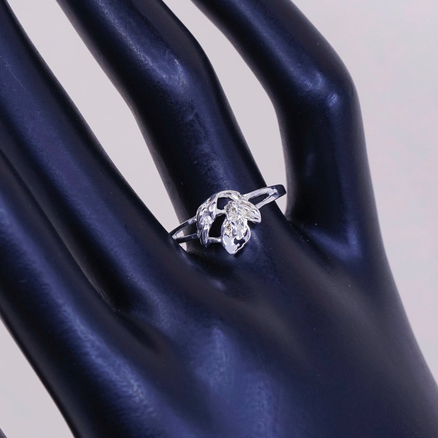 sz 8.25, vintage Sterling silver handmade ring, solid 925 silver with flower