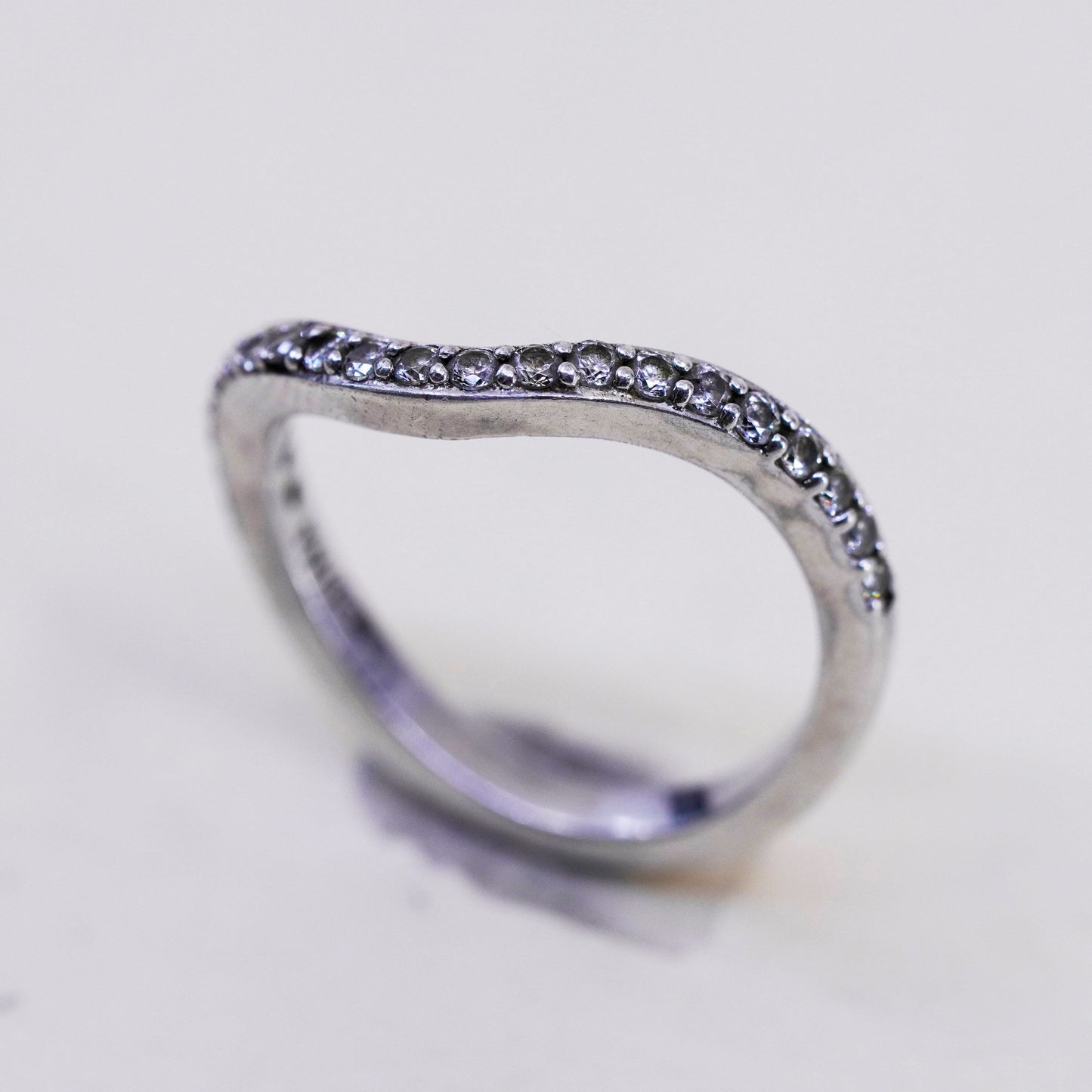 Size 6, Sterling 925 silver statement ring, wavy band with round CZ