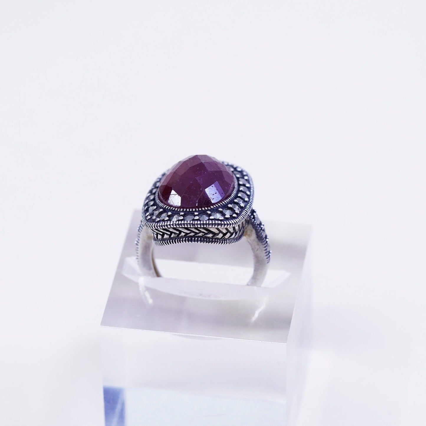 Size 6, Vintage sterling 925 silver handmade ring w/ Indian ruby and Marcasite