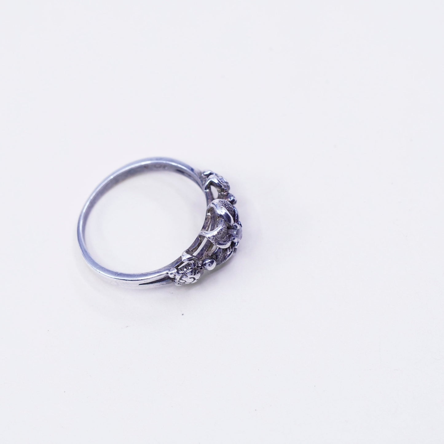 Size 7, vtg sterling silver plumeria flower with crystal ring, 925 silver ring