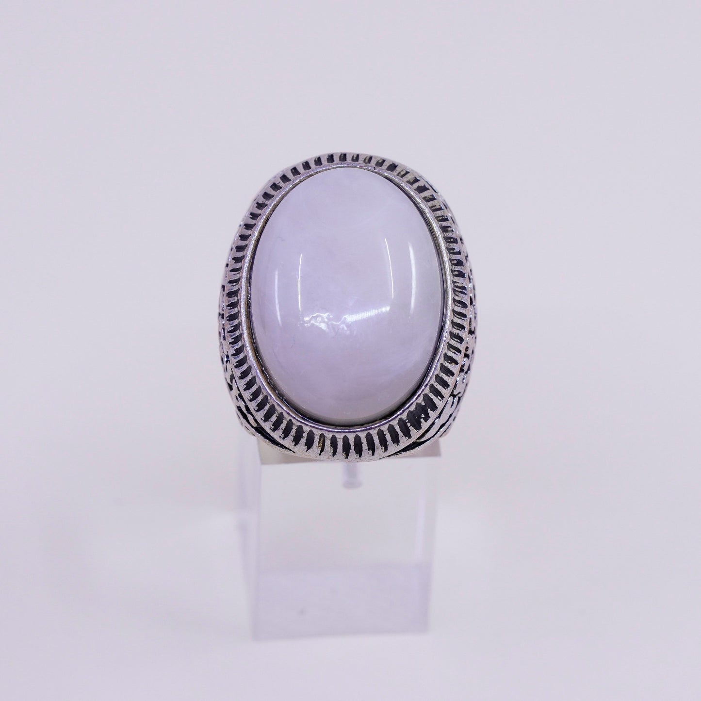 Size 7, vintage modern silver tone ring w/ moonstone