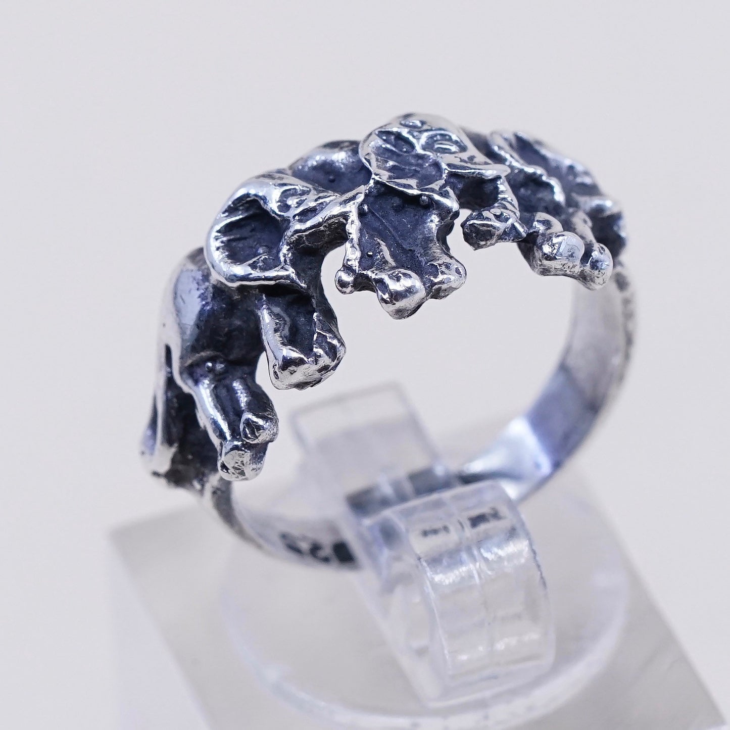 Size 5.75, vintage sterling silver handmade ring. 925 silver elephant band