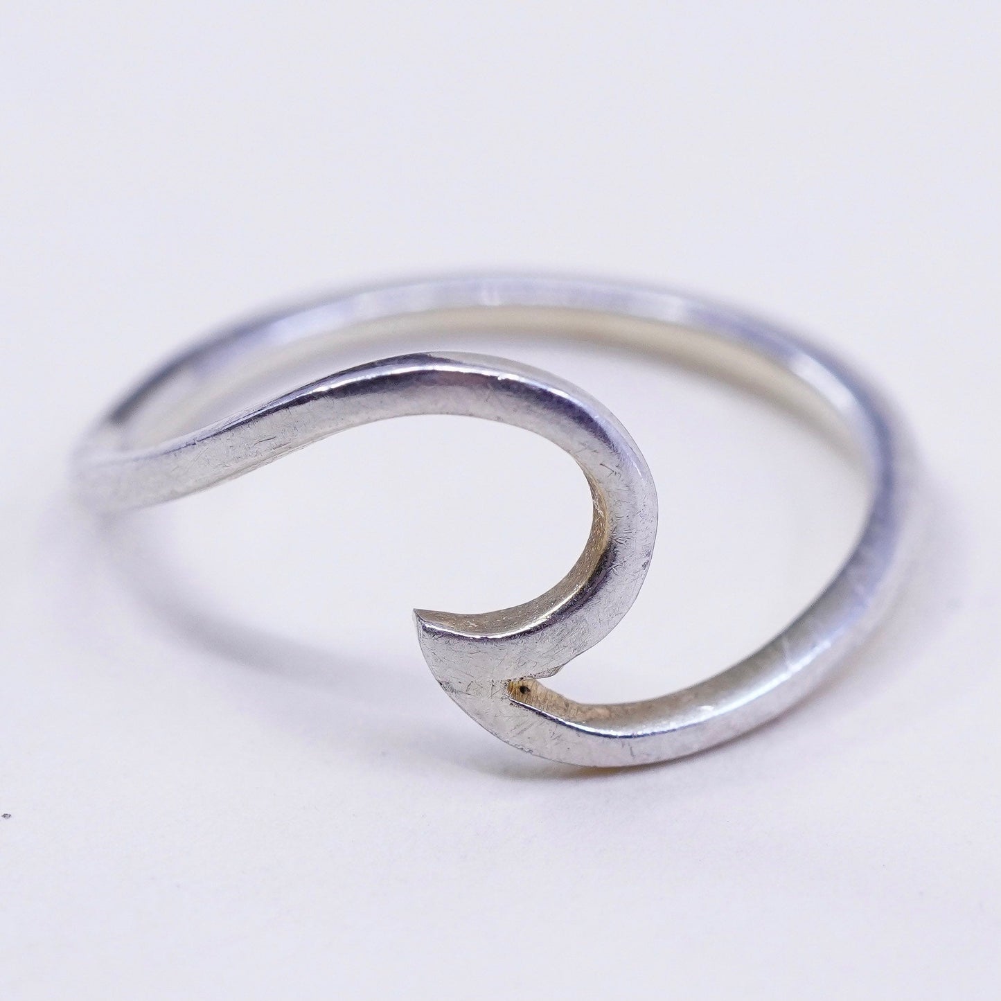 Size 5, vintage sterling silver handmade ring, 925 wave band, minimalist