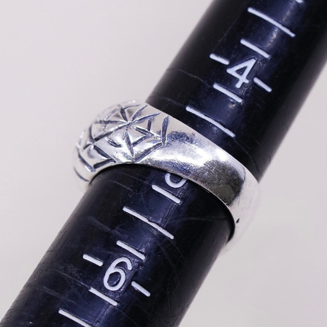 sz 4.75, vtg sterling silver handmade ring, 925 band w/ spiderwebbed textured