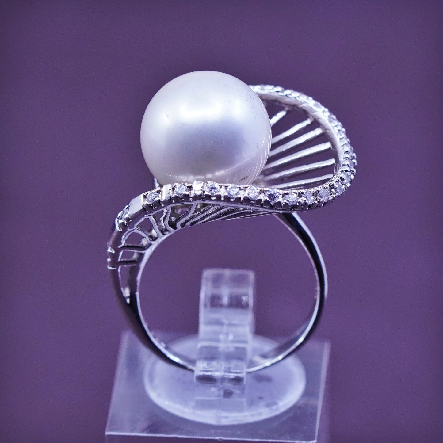 Size 6, vintage LUC Sterling 925 silver geometrical ring with pearl and Cz