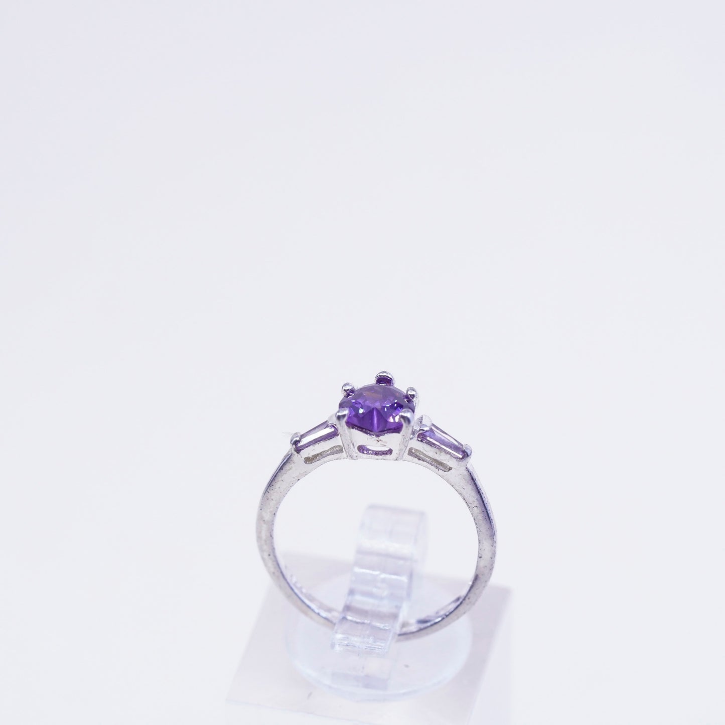 Size 6.25, vintage Sterling 925 silver ring with amethyst heart and Cz