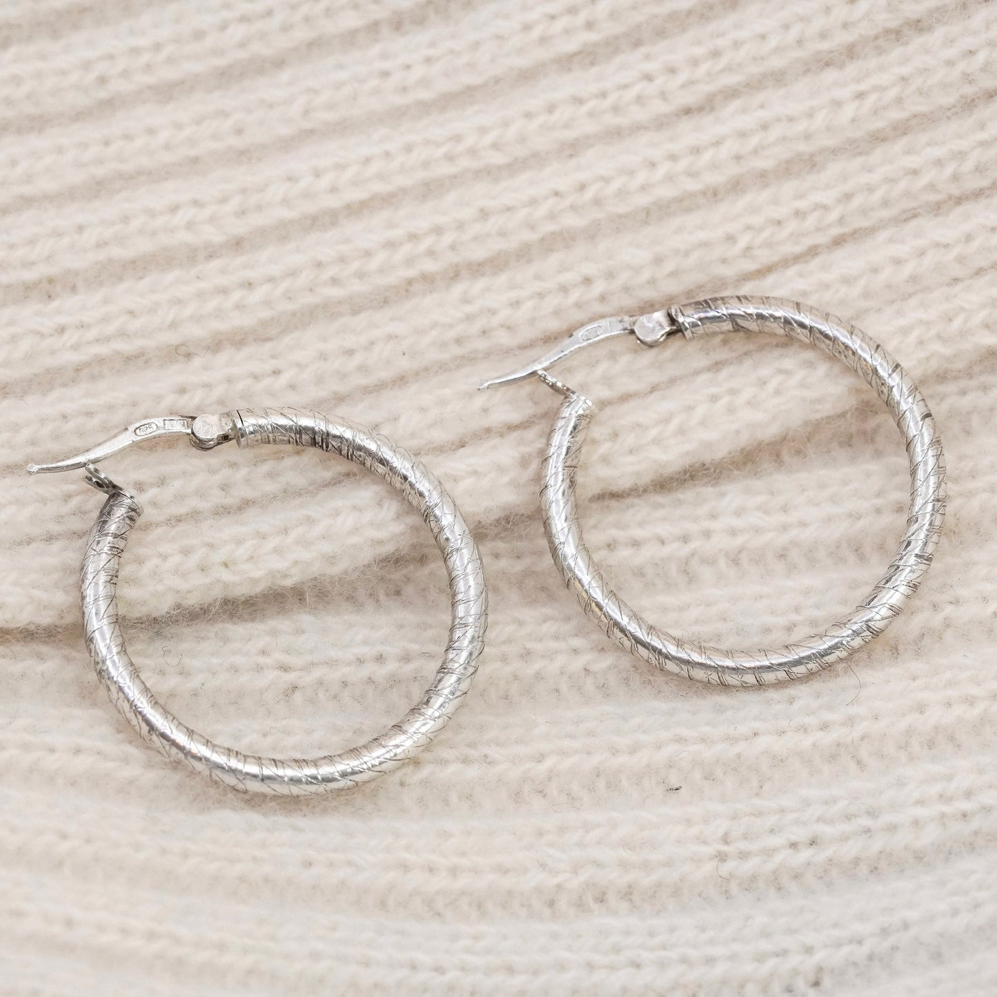 1”, Vintage sterling 925 silver loop earrings textured fashion minimalist hoops