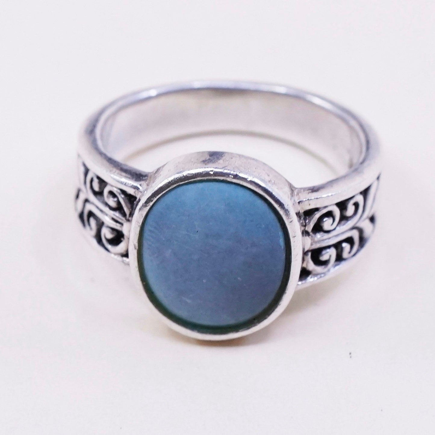 Size 8, Vintage sterling 925 silver handmade ring with turquoise and Filigree
