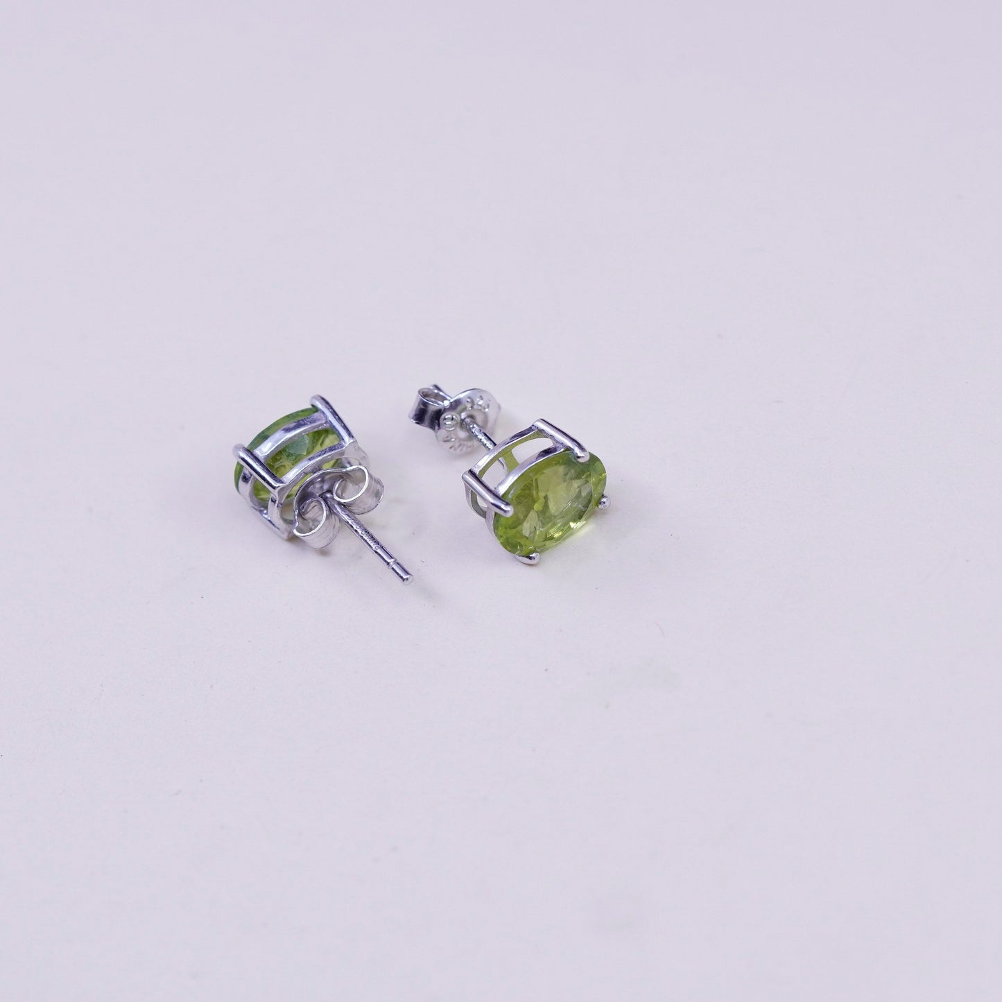 7mm, Vintage sterling 925 silver earrings with peridot, minimalist studs