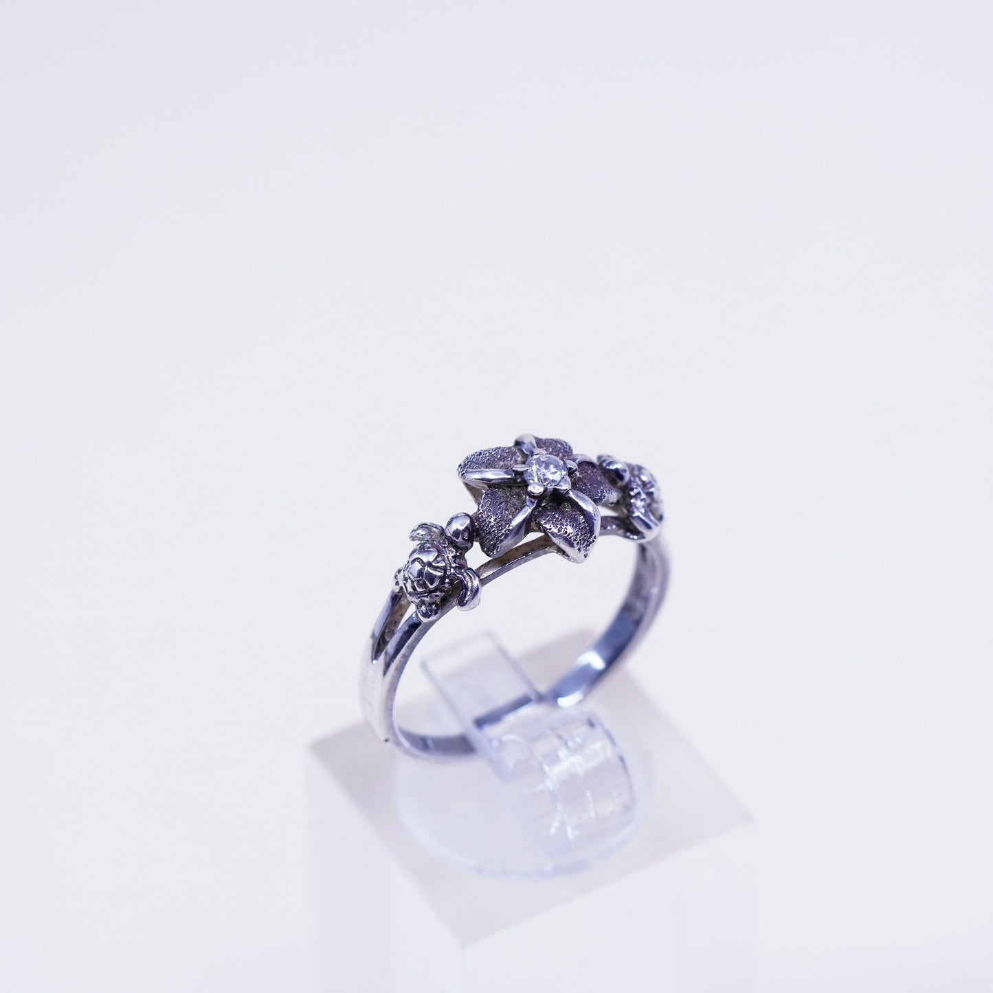 Size 7, vtg sterling silver plumeria flower with crystal ring, 925 silver ring