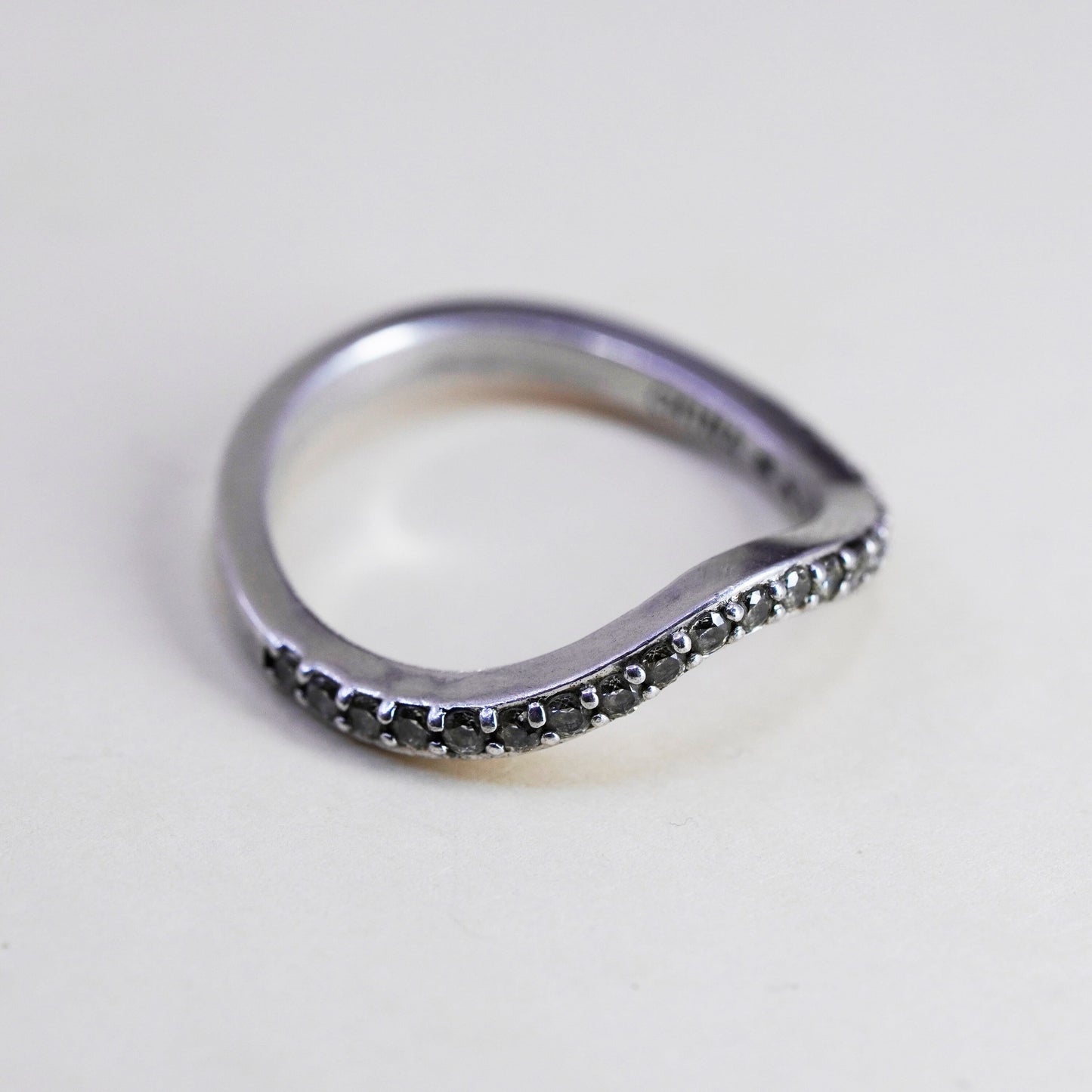 Size 6, Sterling 925 silver statement ring, wavy band with round CZ