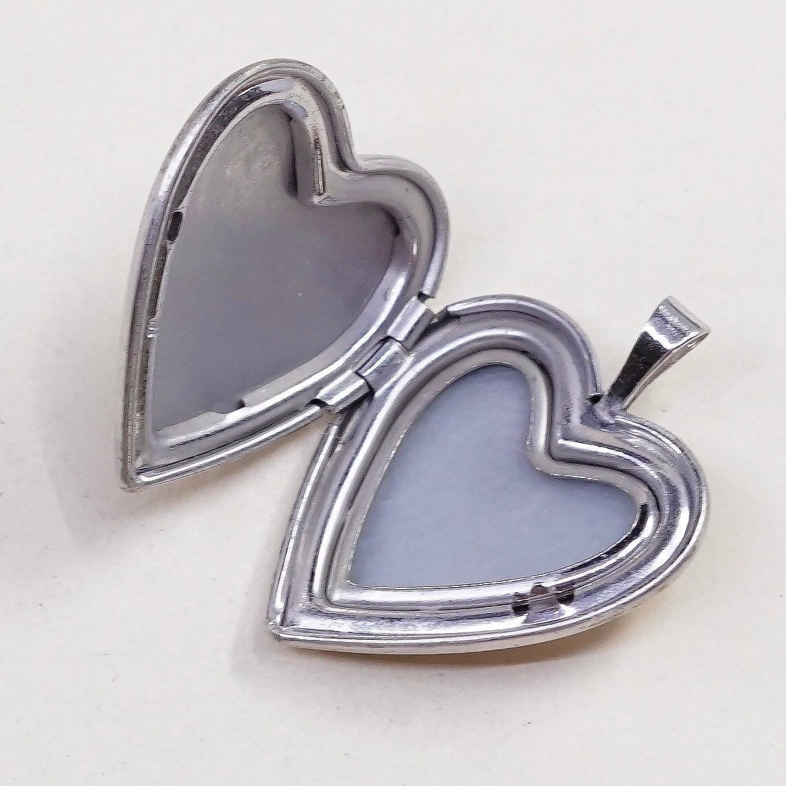 VTG sterling silver heart photo locket charm, 925 pendant embossed “mom”