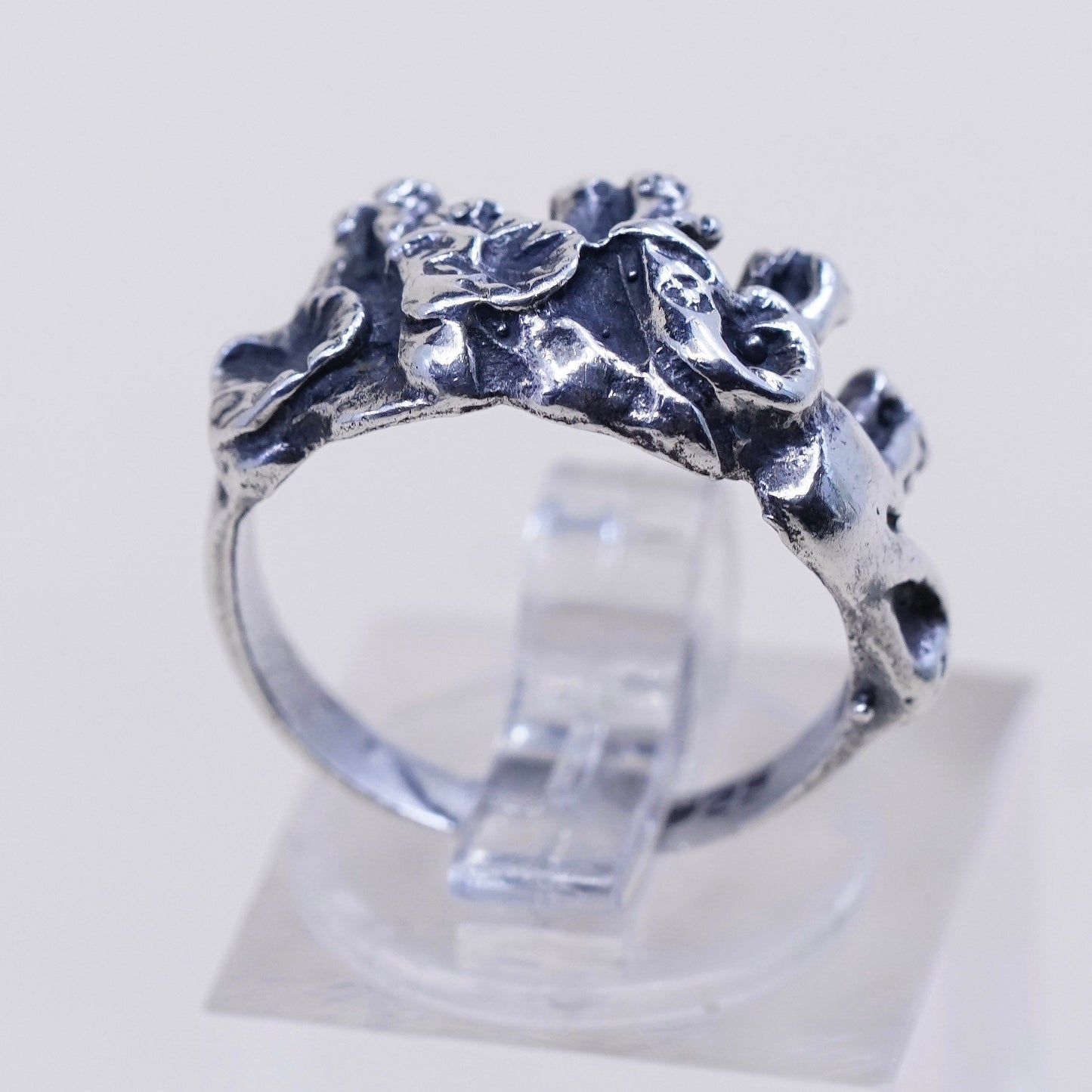 Size 5.75, vintage sterling silver handmade ring. 925 silver elephant band