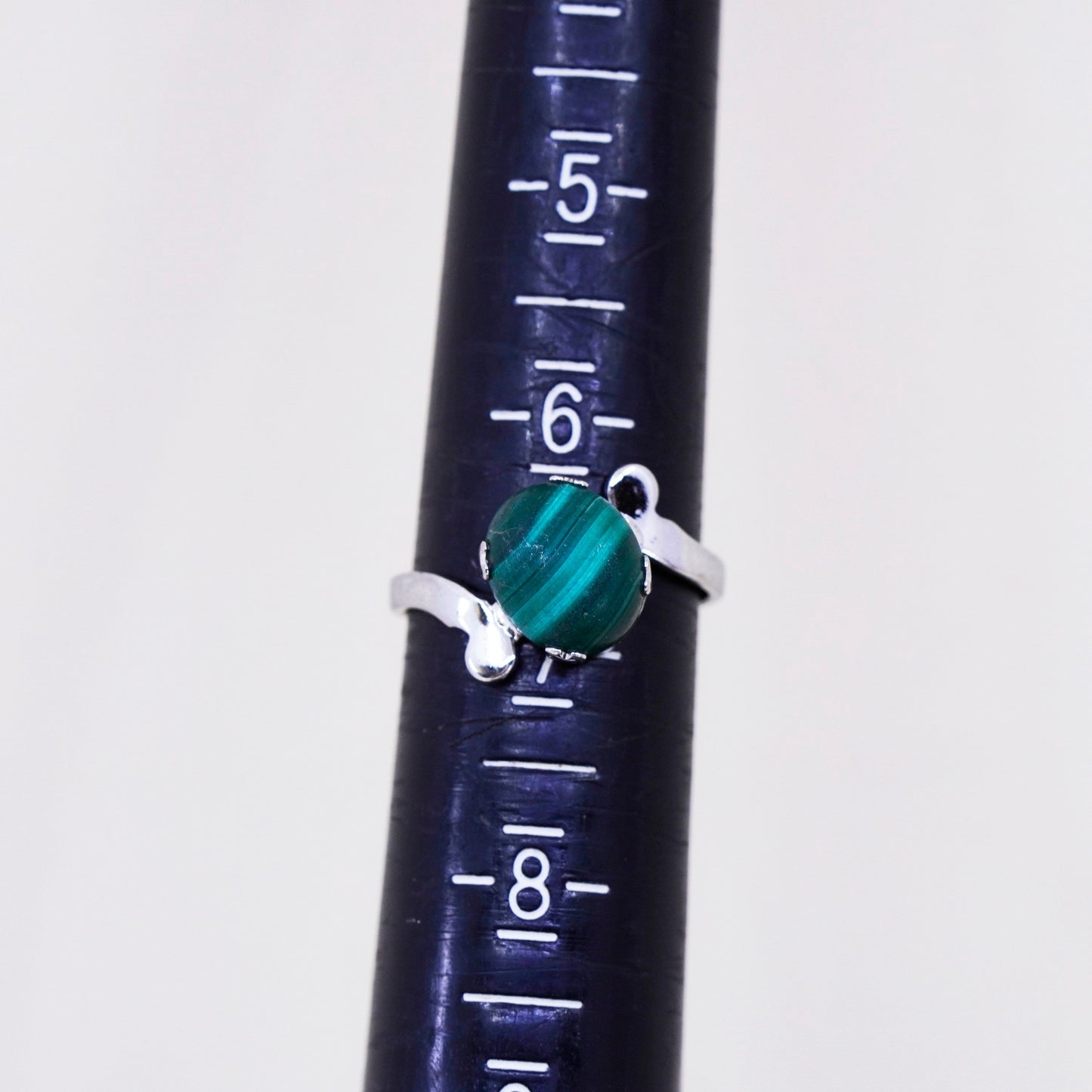 Size 6.5, southwestern Sterling 925 silver handmade ring with malachite