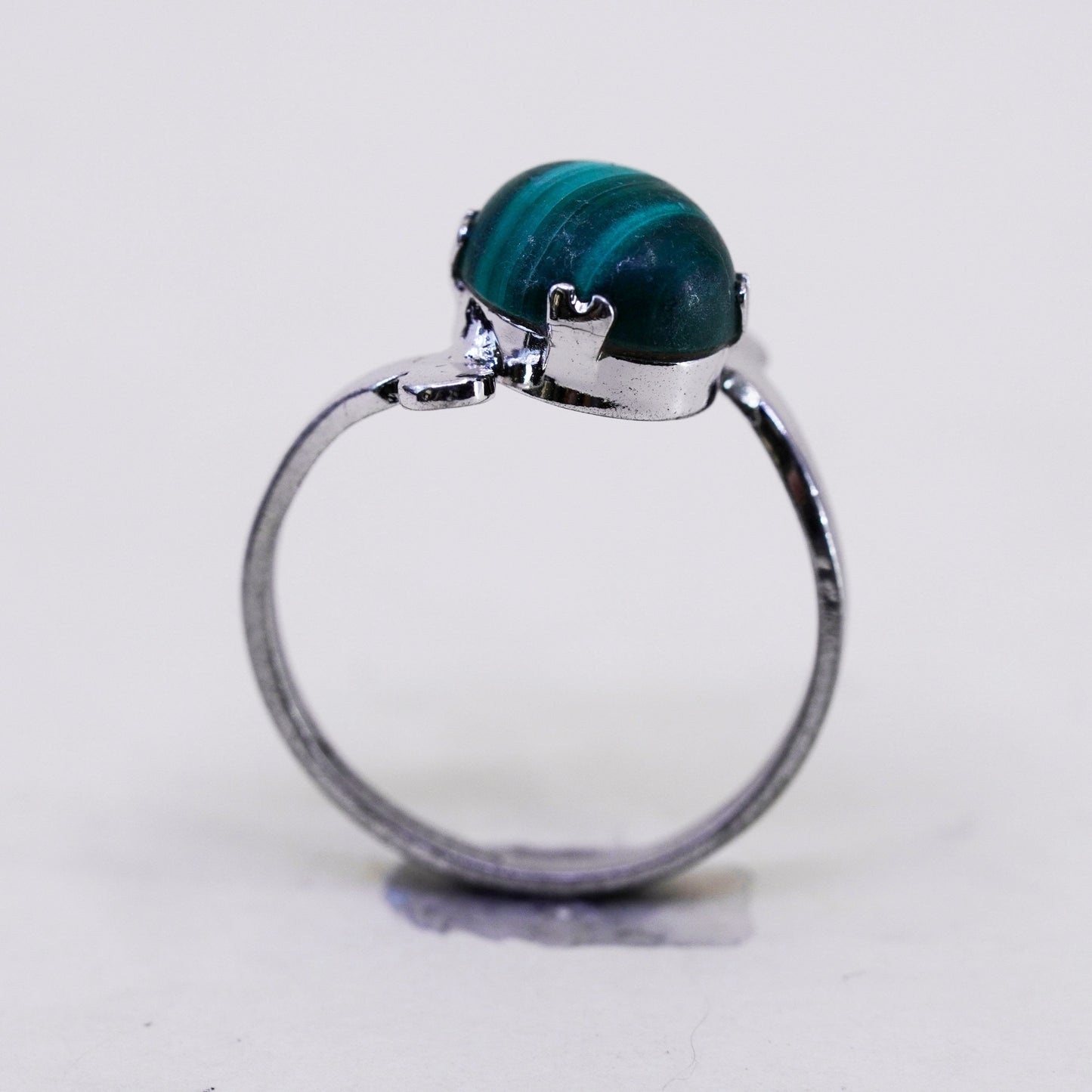 Size 6.5, southwestern Sterling 925 silver handmade ring with malachite