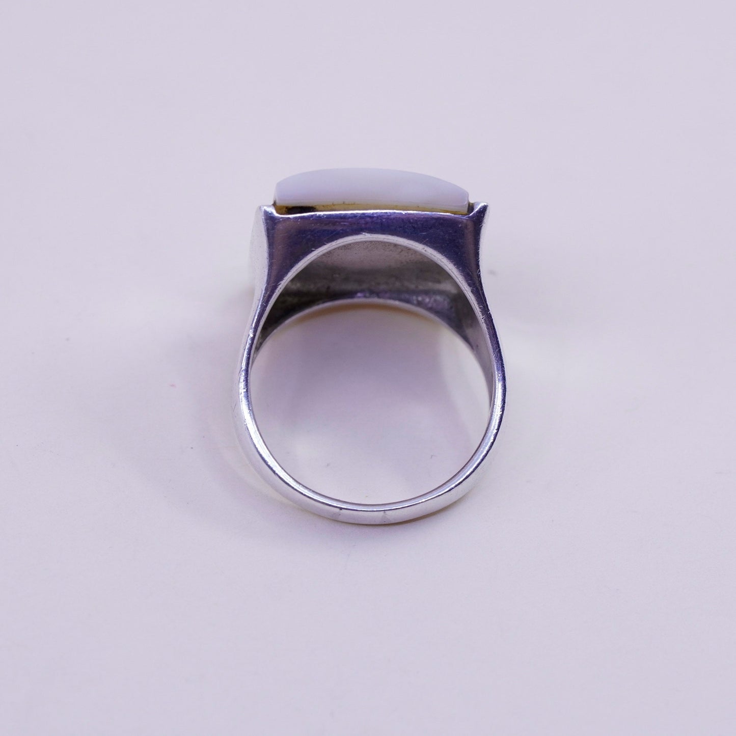 Size 9, sterling silver handmade ring mother of pearl, modern 925 cocktail band