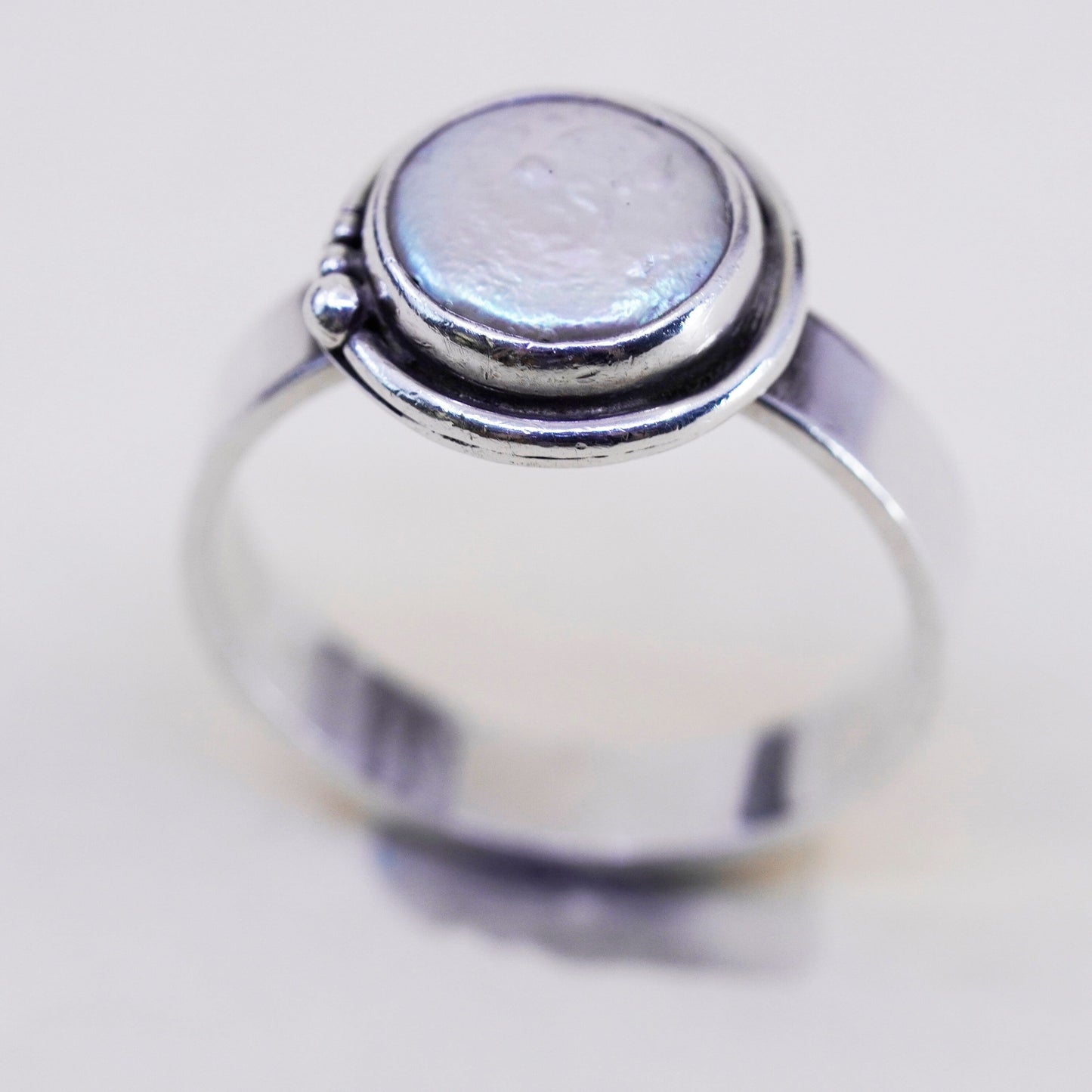 Size 8, vintage Sterling silver handmade ring, 925 band with coin pearl