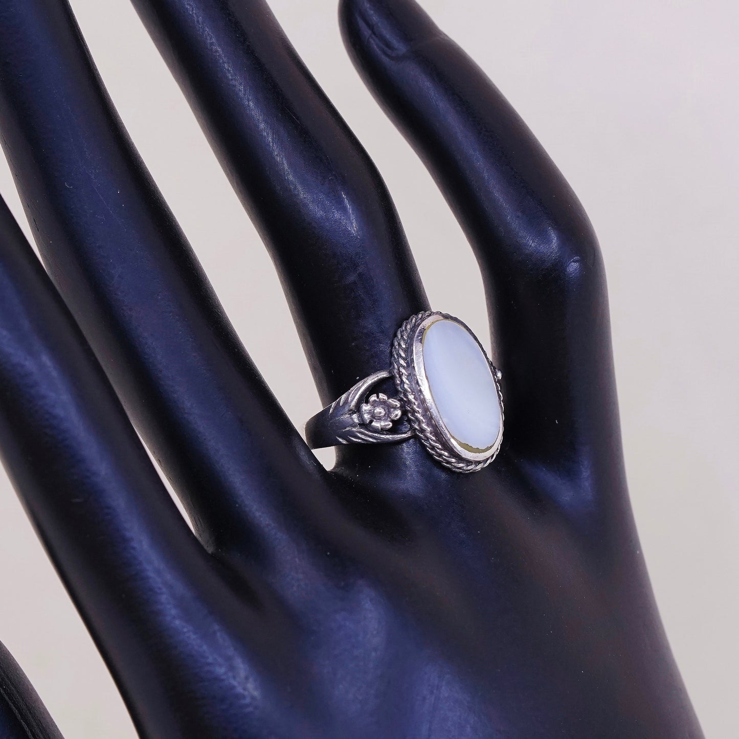 sz 7.75, vtg sterling silver handmade ring, 925 w/ mother of pearl