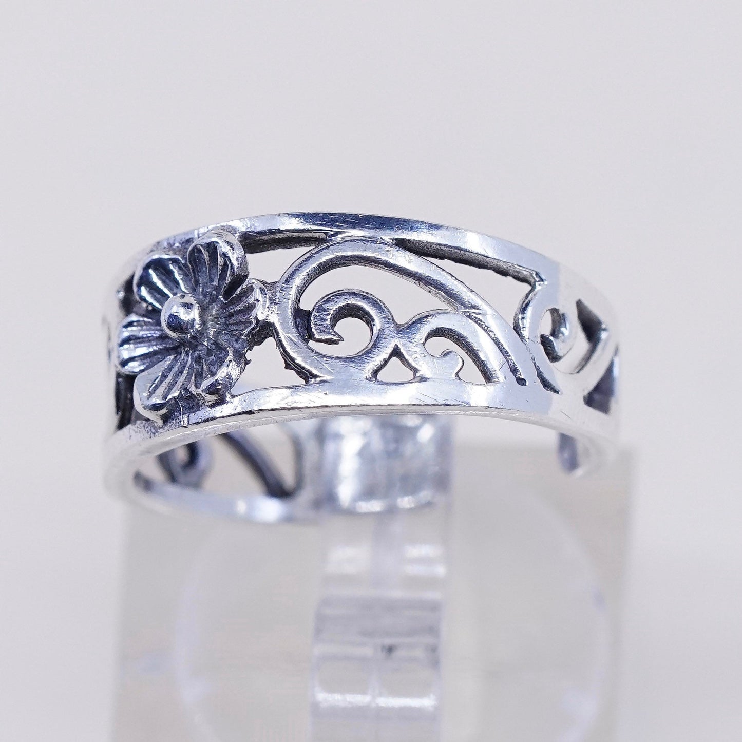 Size 5.75, vintage Sterling silver handmade ring, 925 filigree band with flower