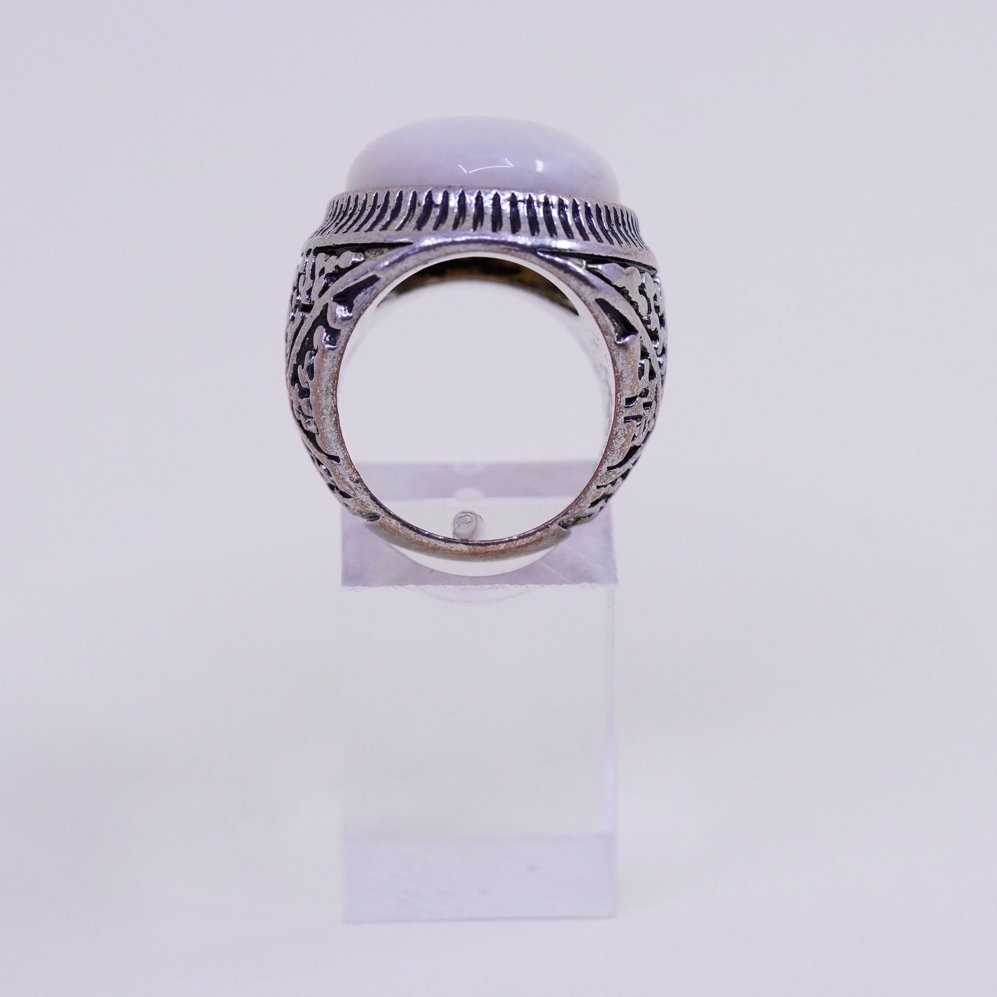 Size 7, vintage modern silver tone ring w/ moonstone