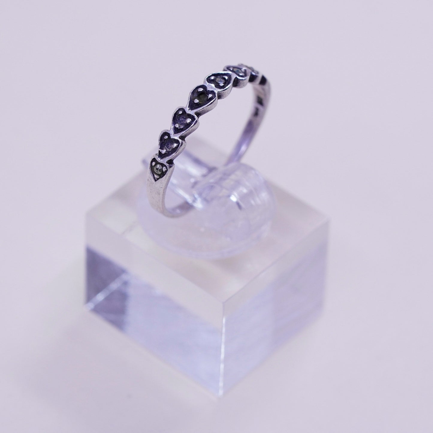 Size 7.25, Vintage Sterling 925 silver handmade ring with marcasite detail band