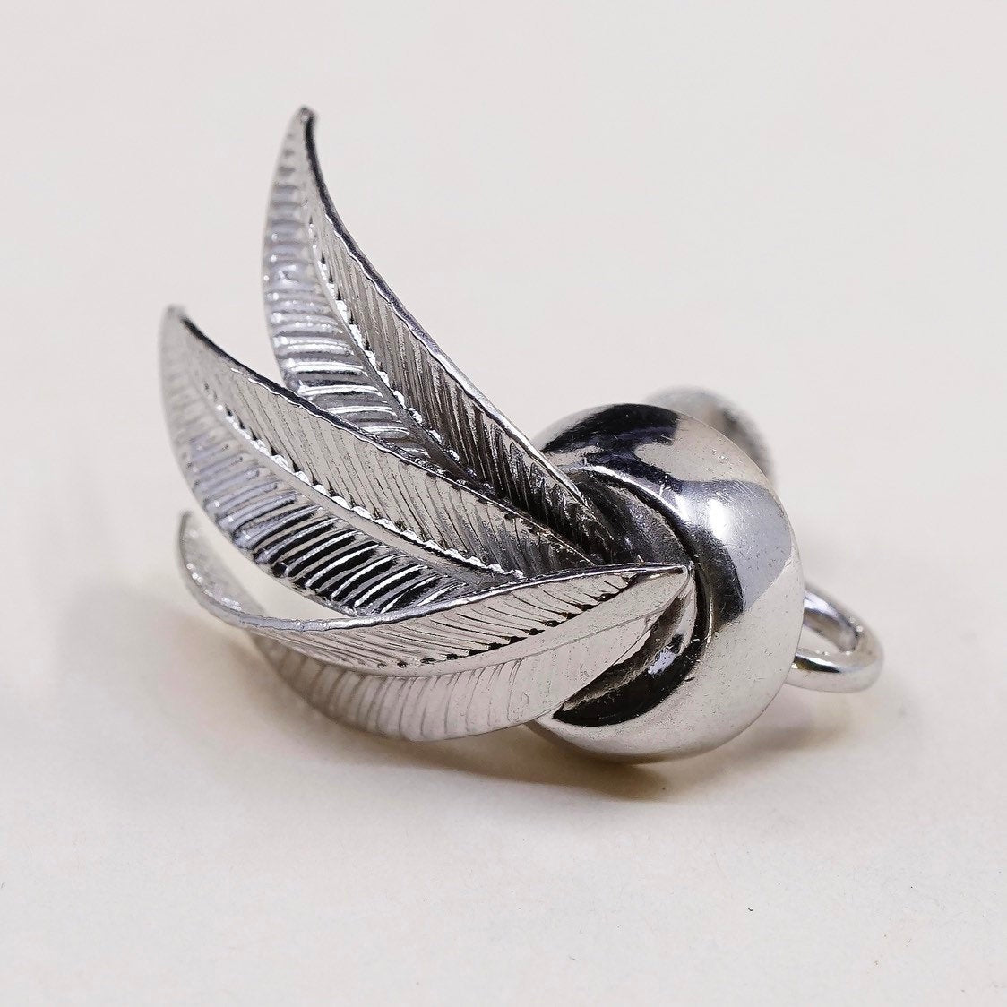 Vintage jewelry, silver Tone clip on leaves earrings