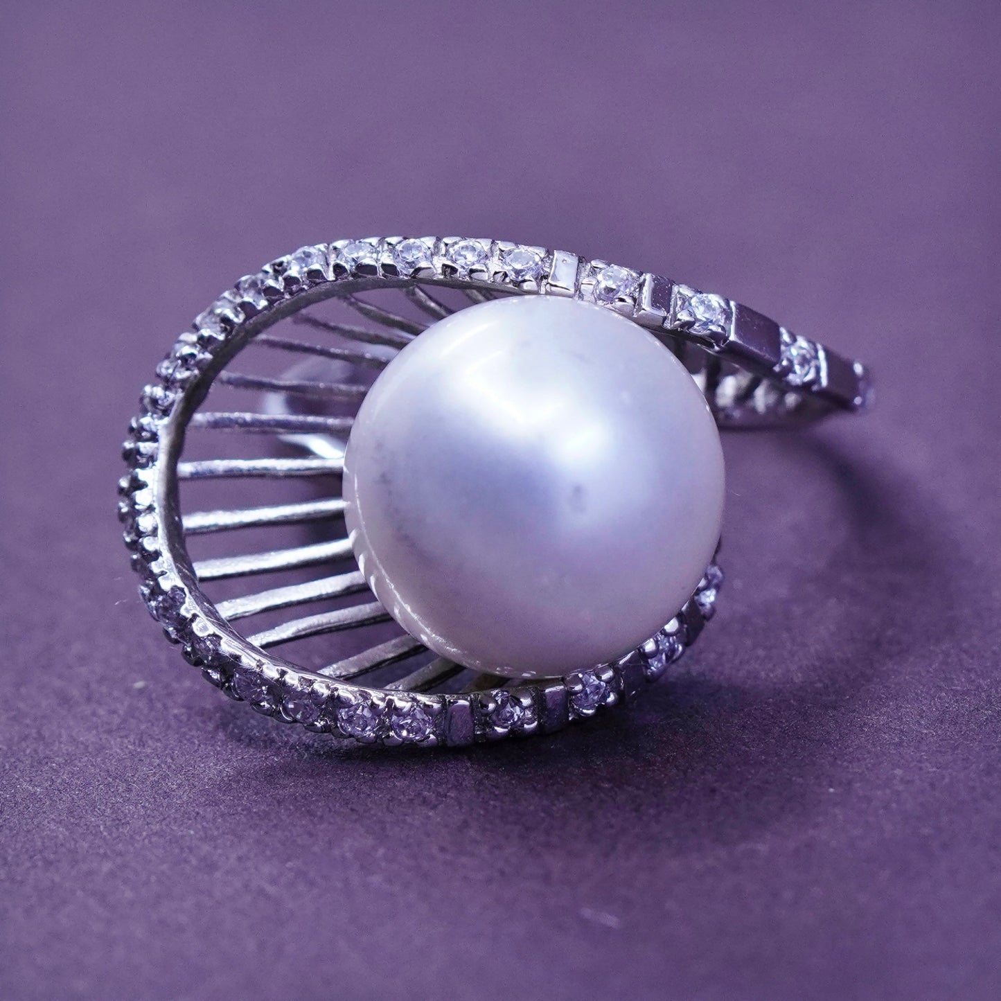 Size 6, vintage LUC Sterling 925 silver geometrical ring with pearl and Cz