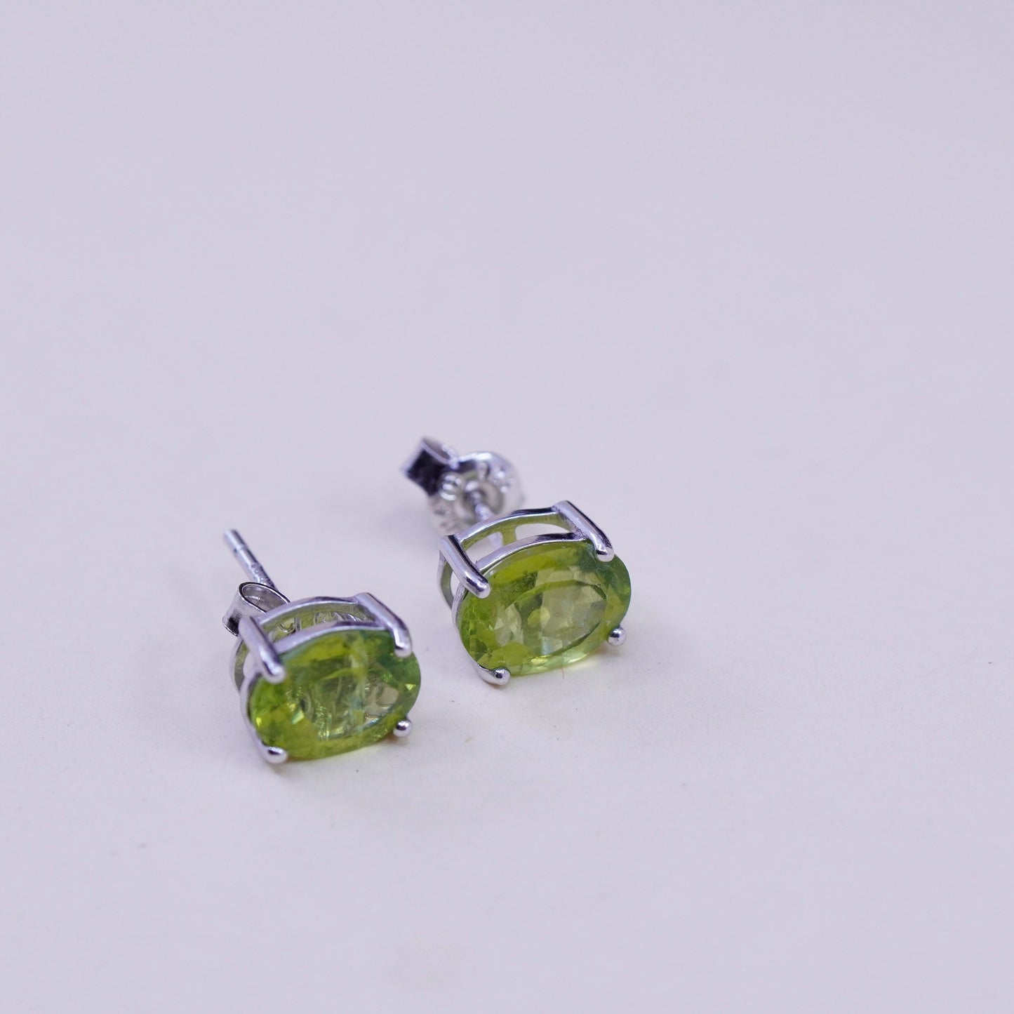 7mm, Vintage sterling 925 silver earrings with peridot, minimalist studs