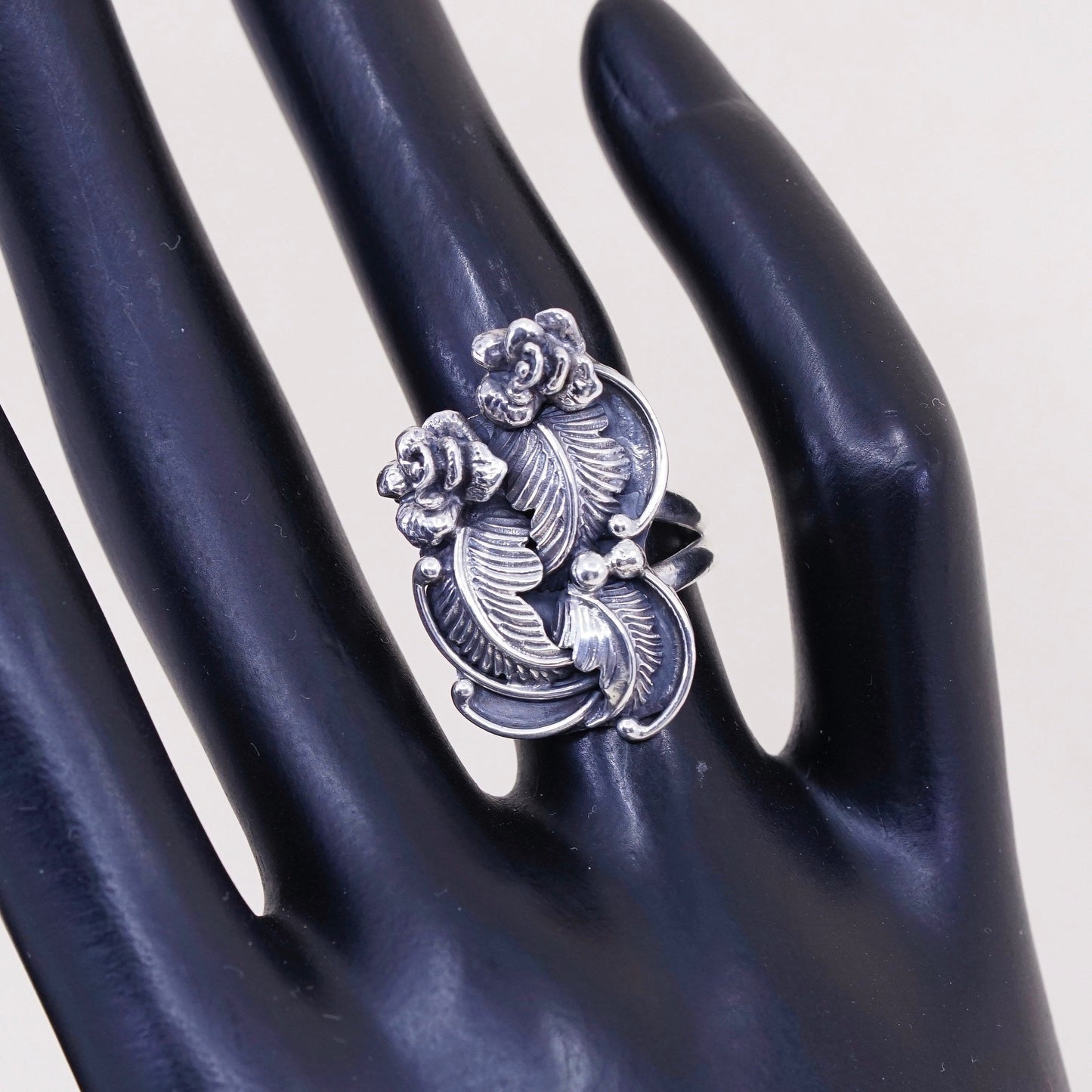 sz 5, Native American Les Baker Sterling silver ring, 925 feather N flower