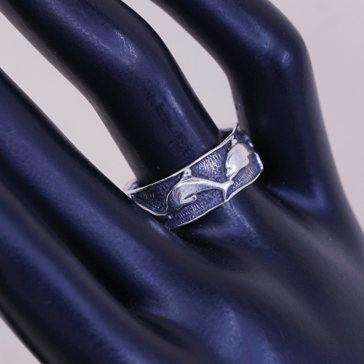 Size 7.25, vtg sterling silver handmade ring, 925 Mexico handmade dolphin band