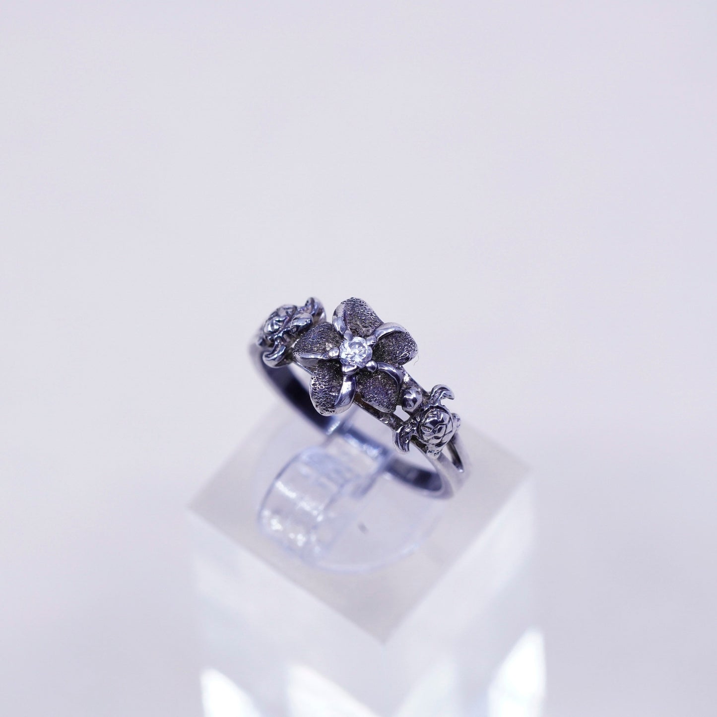 Size 7, vtg sterling silver plumeria flower with crystal ring, 925 silver ring