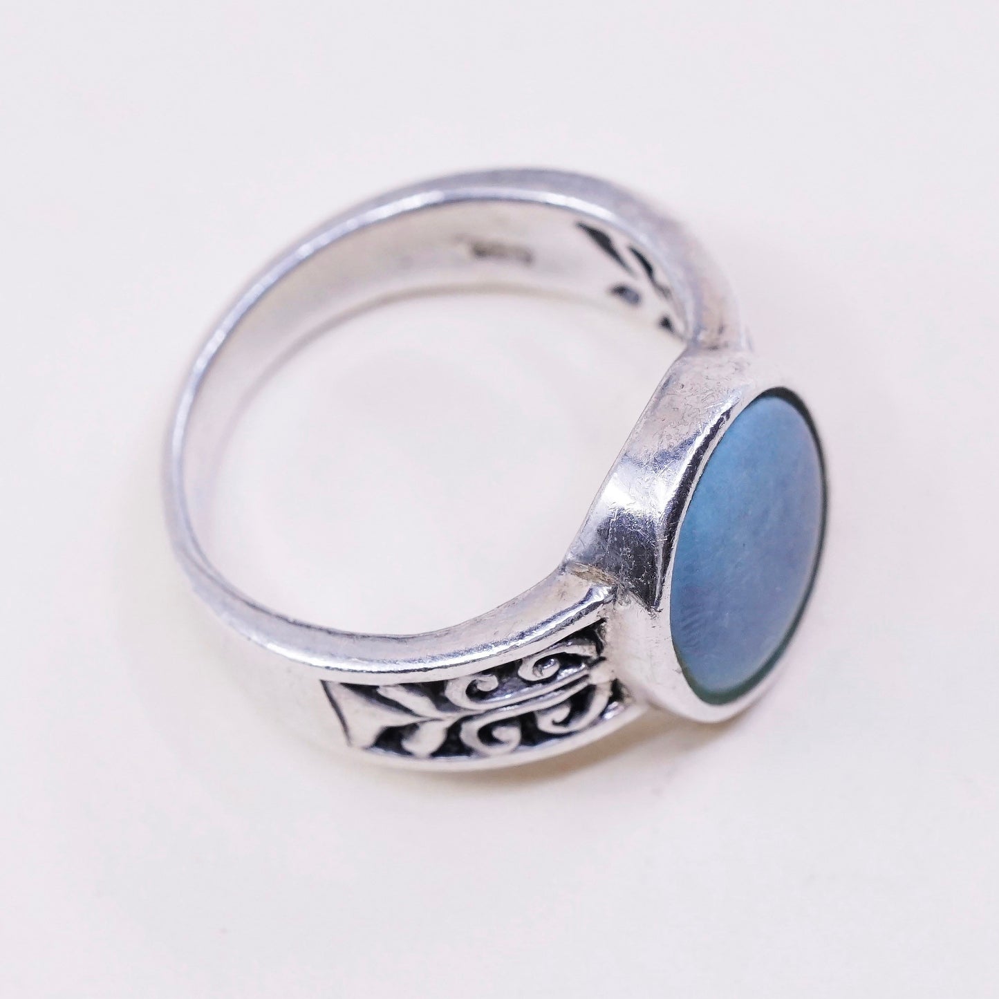 Size 8, Vintage sterling 925 silver handmade ring with turquoise and Filigree